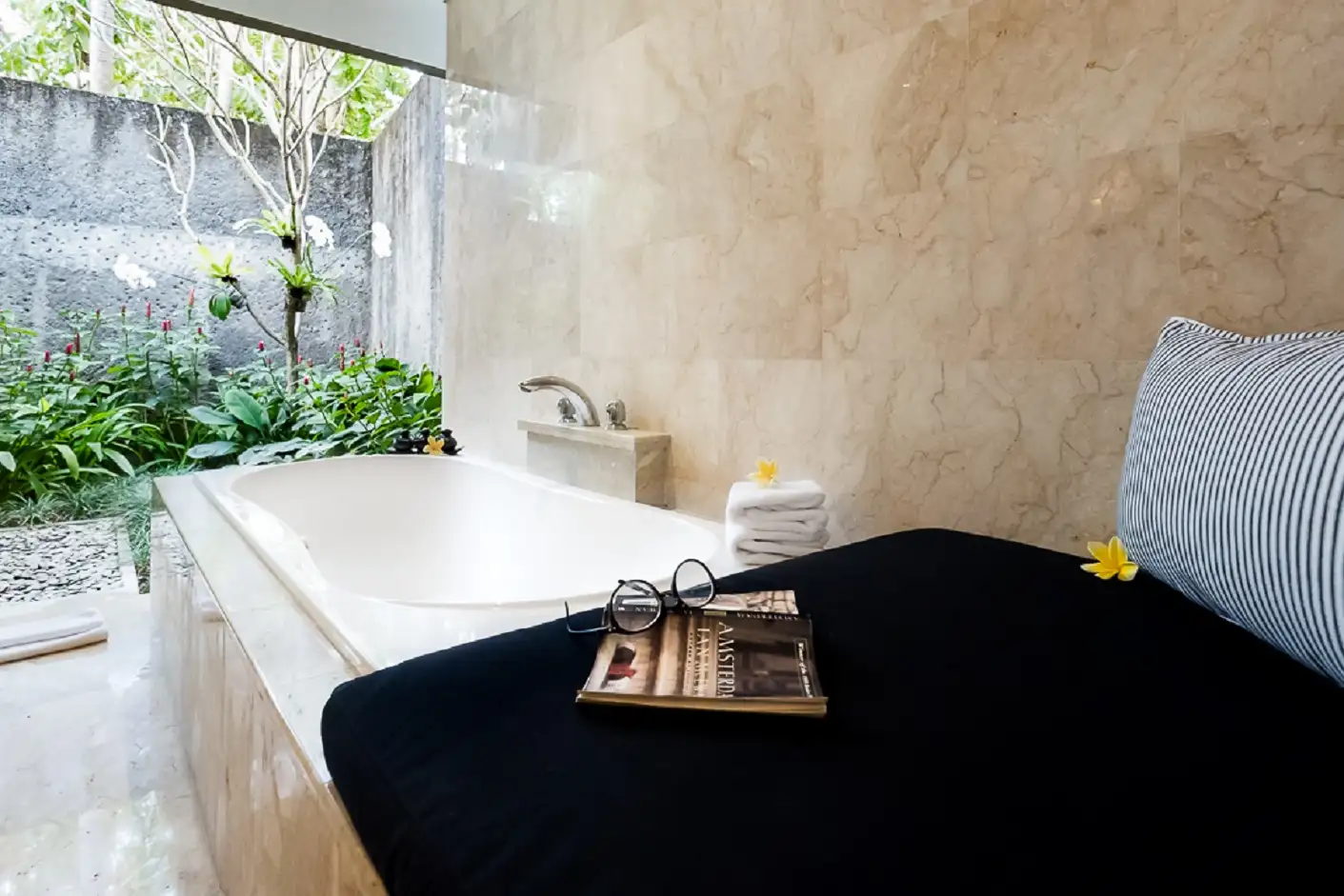 Villa 155m² in Indonesia, Seminyak. Priced at 355000$ rent photo-2