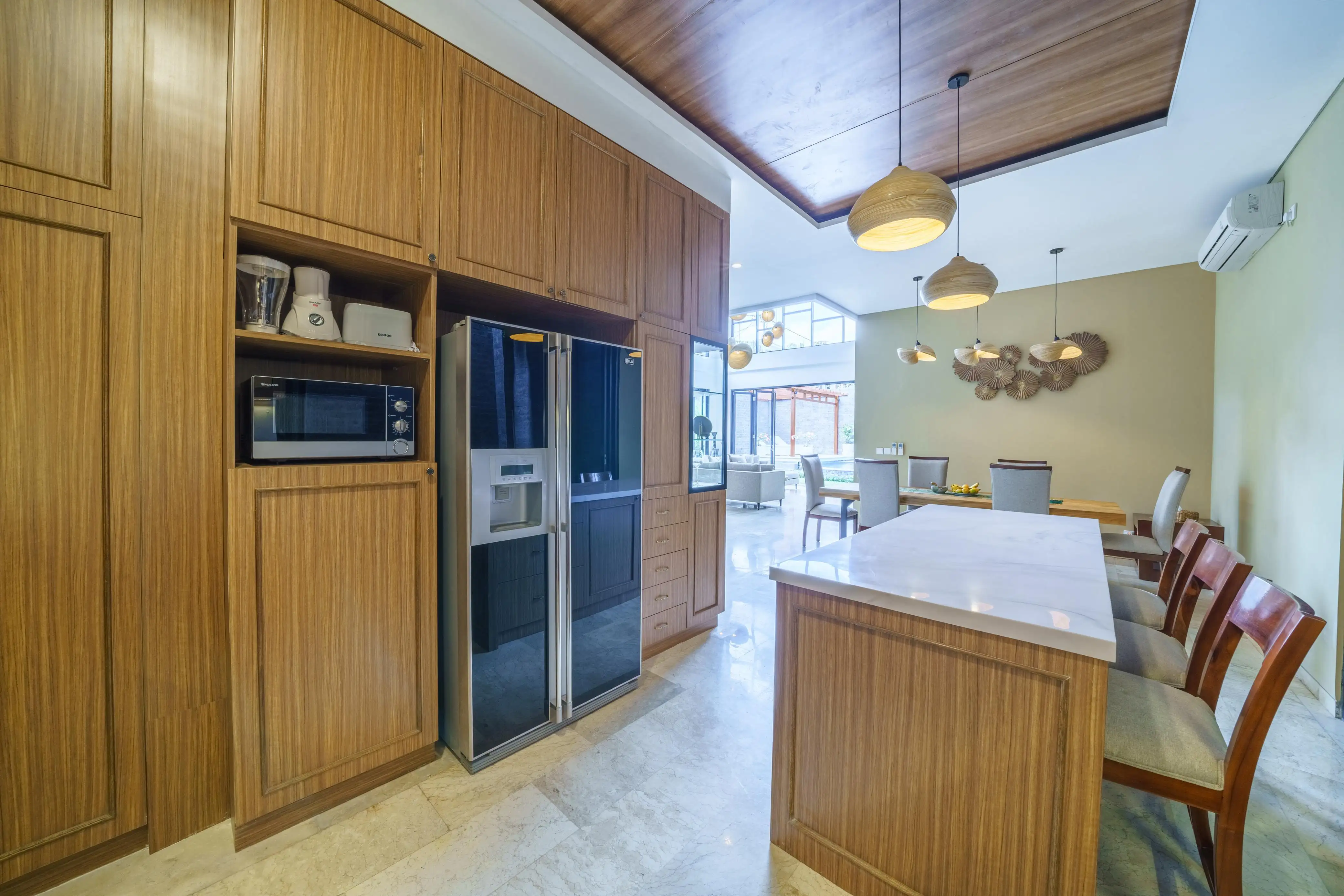 Villa 600m² in Indonesia, Kerobokan. Priced at 51525$ rent photo-3