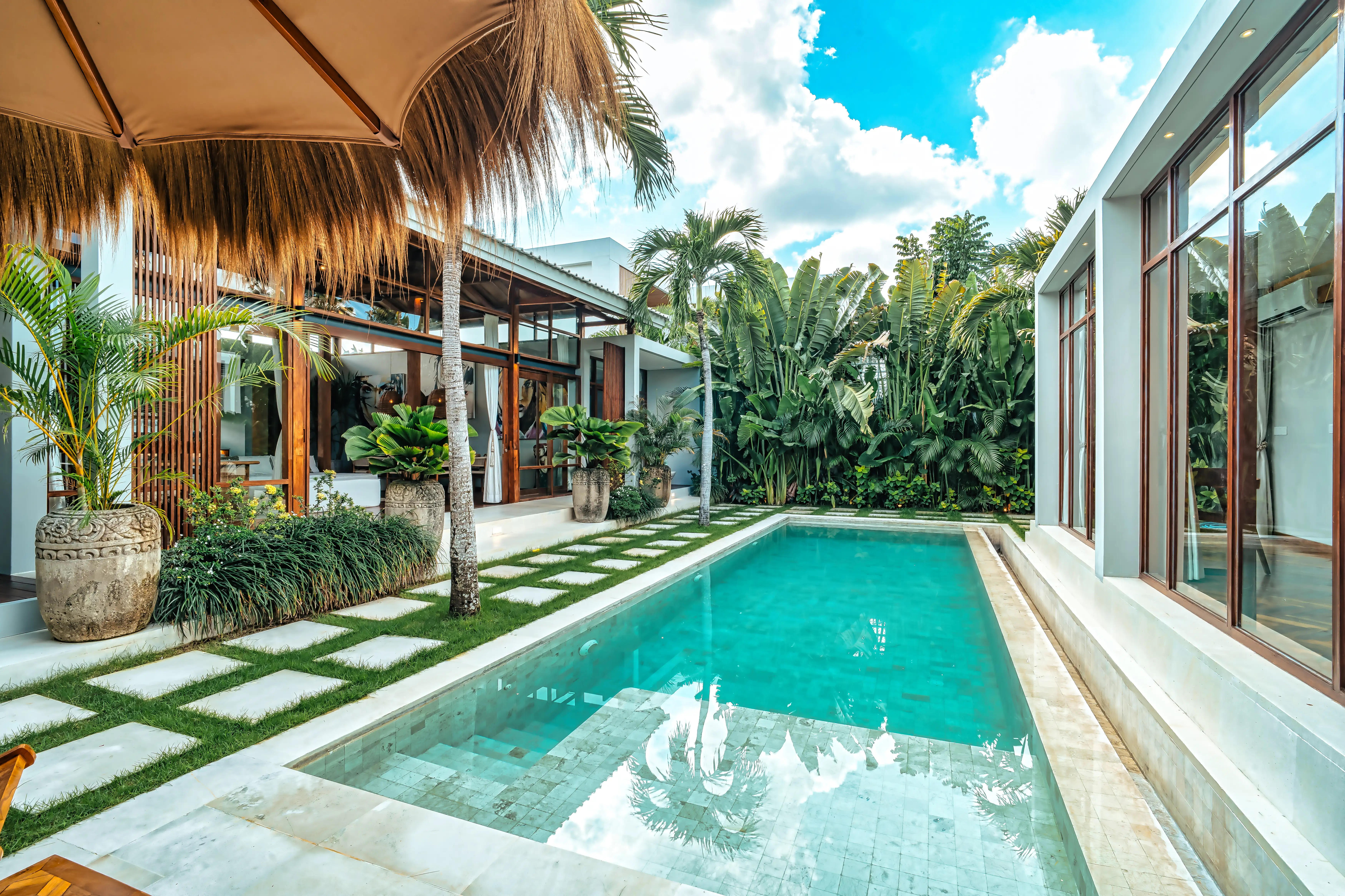 Villa 300m² in Indonesia, Umalas. Priced at 445599$ rent photo-2
