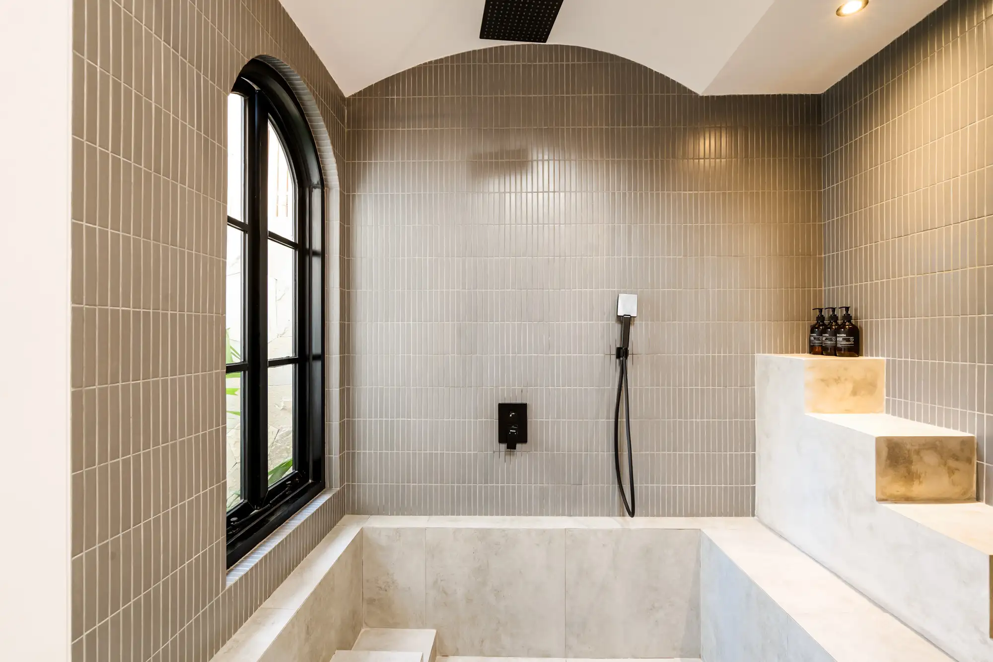 Villa 66m² in Indonesia, Bukit. Priced at 235000$ rent photo-3