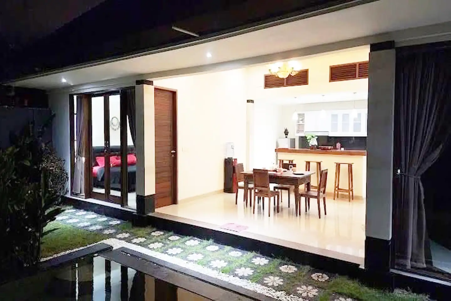 Villa 125m² in Indonesia, Kerobokan. Priced at 13167$ rent photo-11