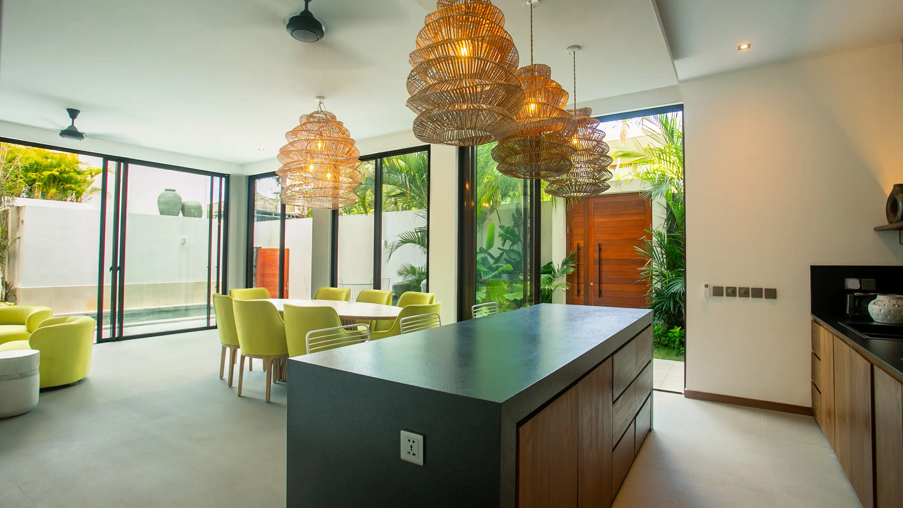 Villa 195m² in Indonesia, Umalas. Priced at 480000$ rent photo-5