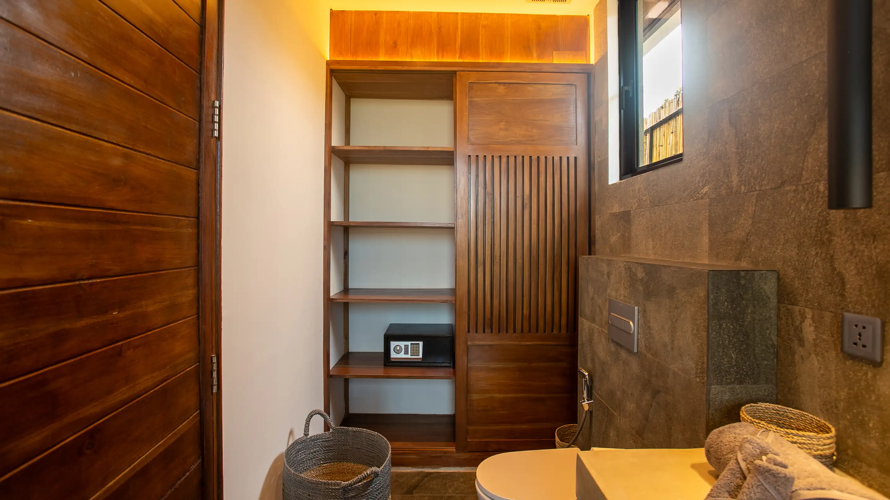 Villa 195m² in Indonesia, Umalas. Priced at 480000$ rent photo-24