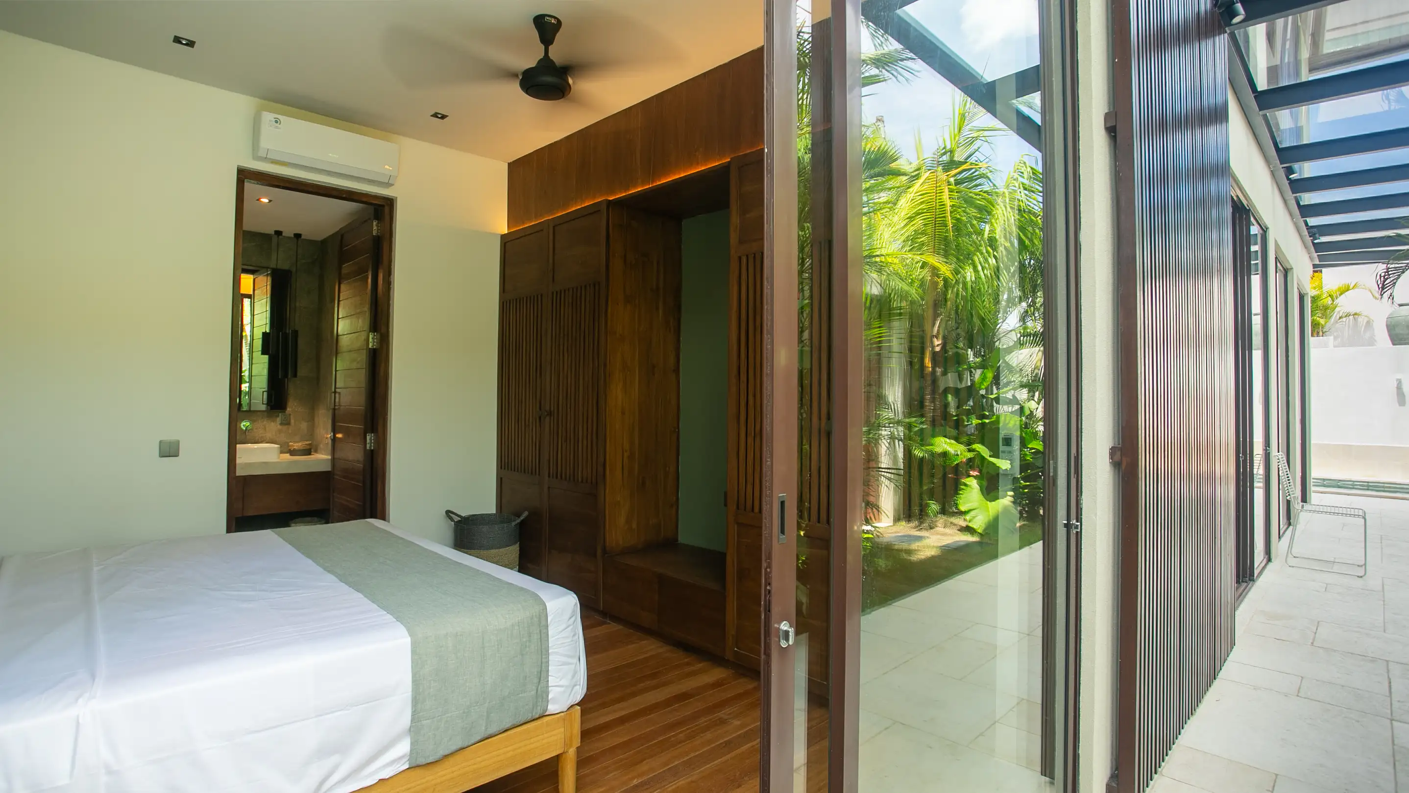 Villa 195m² in Indonesia, Umalas. Priced at 480000$ rent photo-32