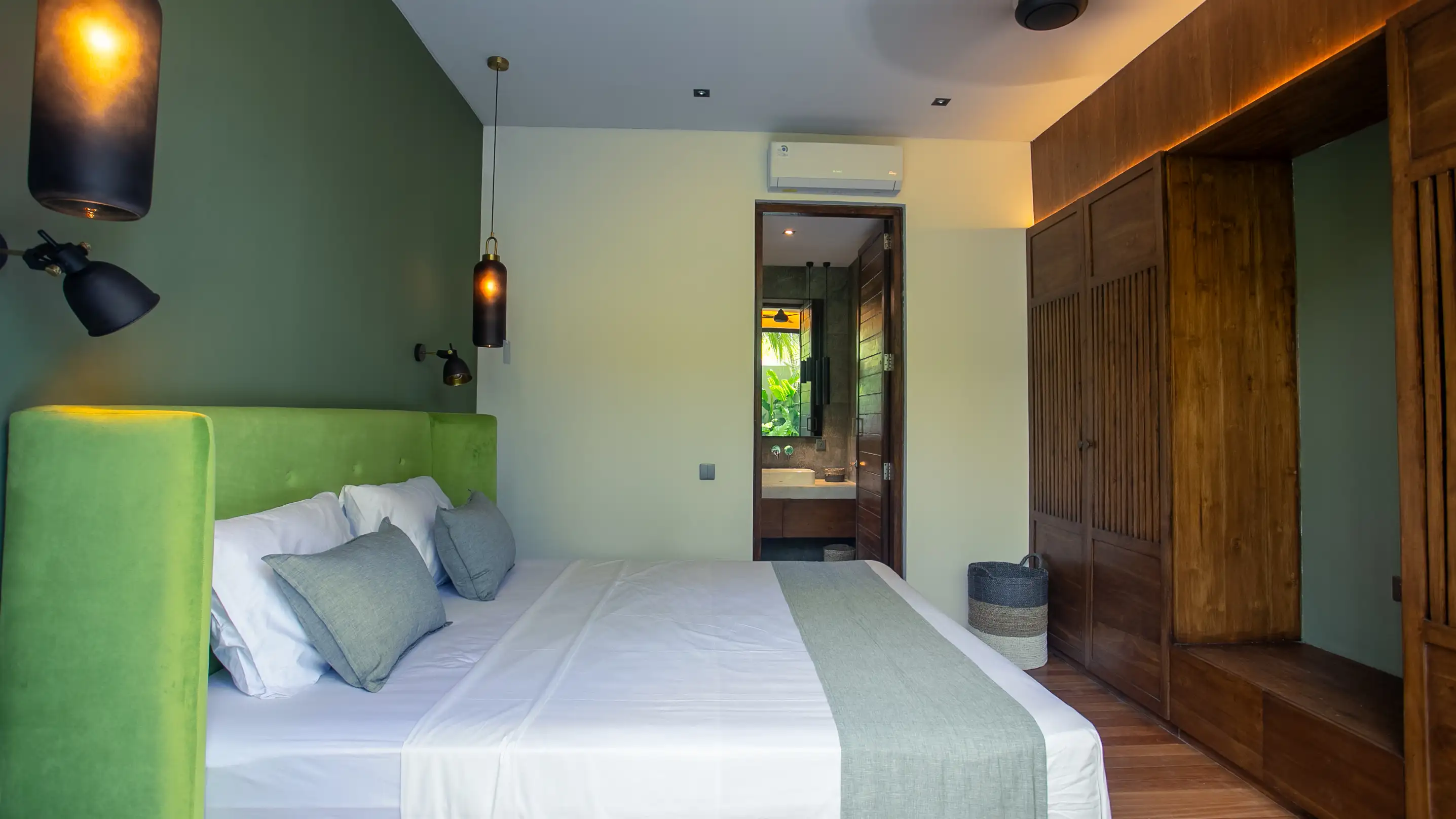 Villa 195m² in Indonesia, Umalas. Priced at 480000$ rent photo-35