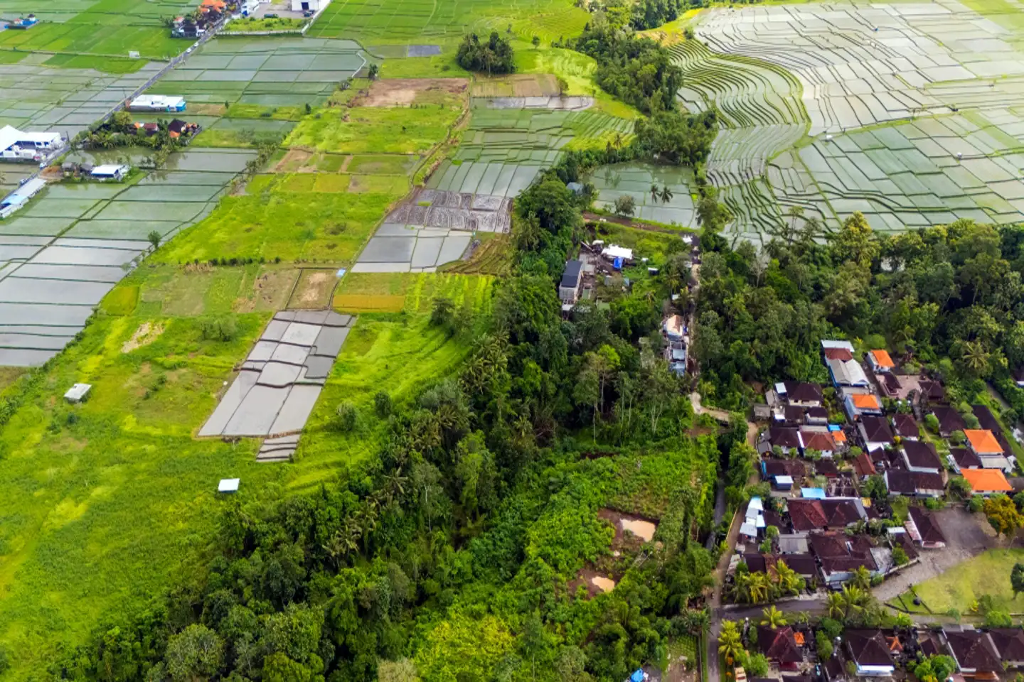 Land 0m² in Indonesia, Tabanan. Priced at 837650$ rent photo-4