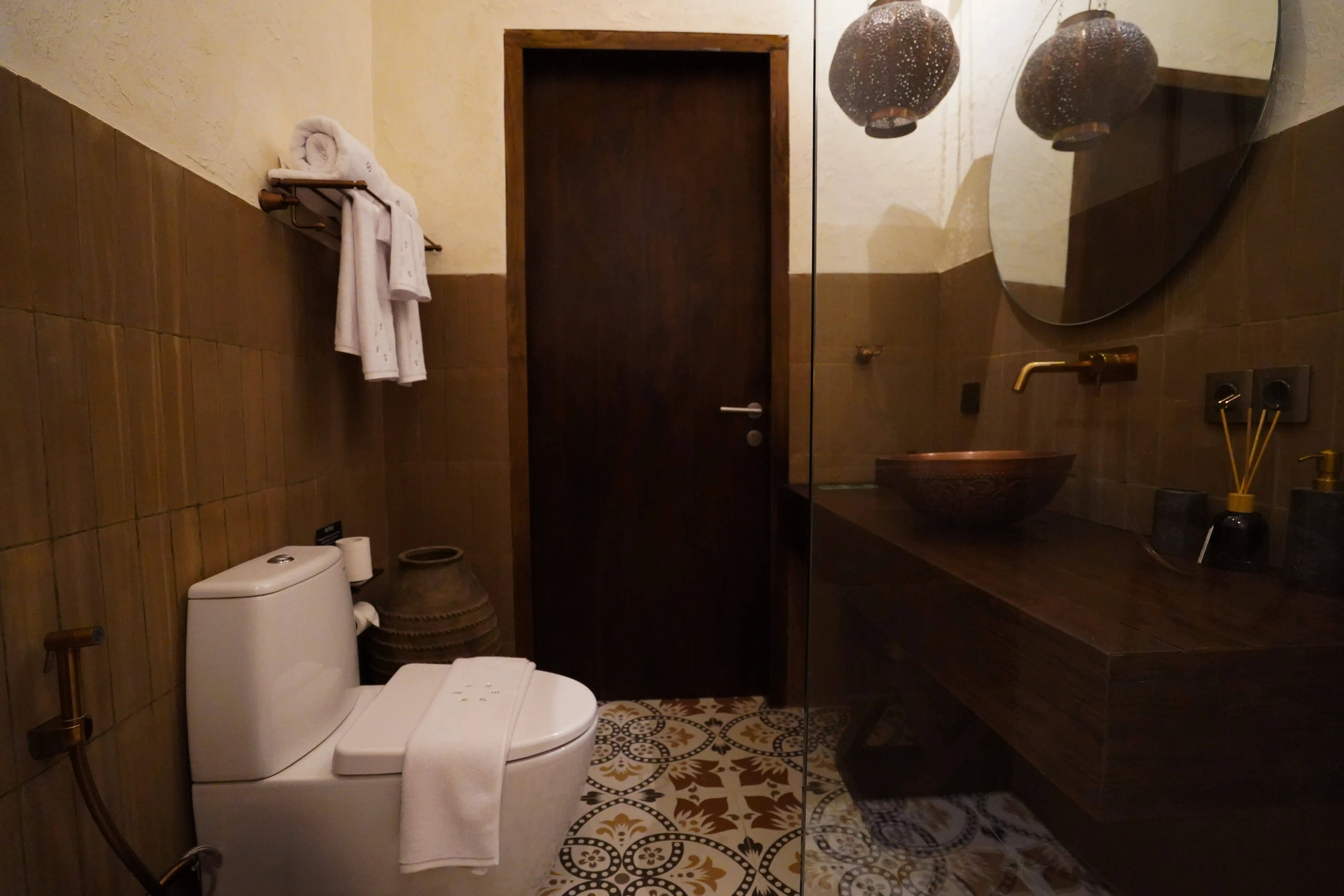 Flat 50m² in Indonesia, Bukit. Priced at 200000$ rent photo-1