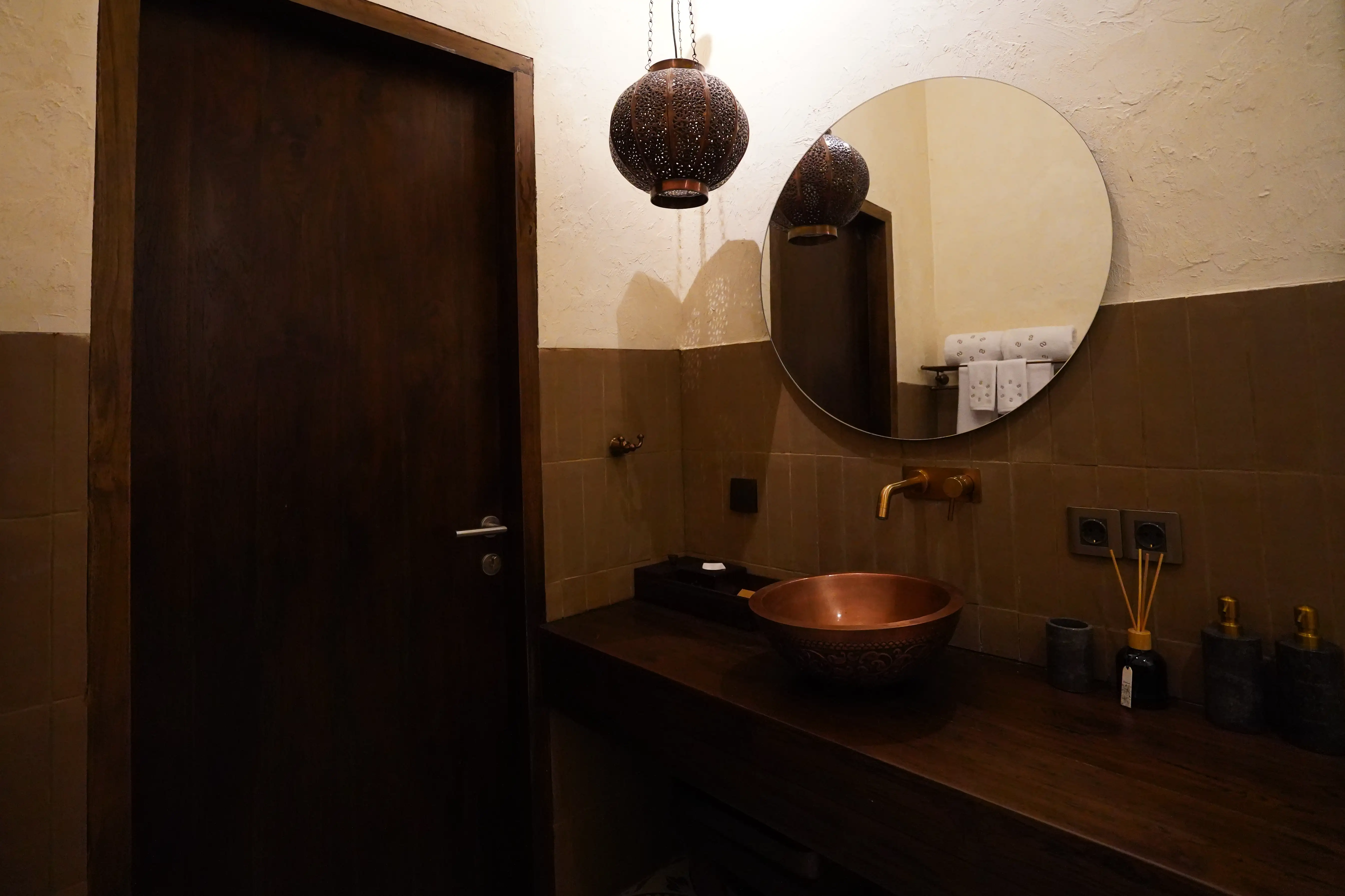 Flat 50m² in Indonesia, Bukit. Priced at 200000$ rent photo-2