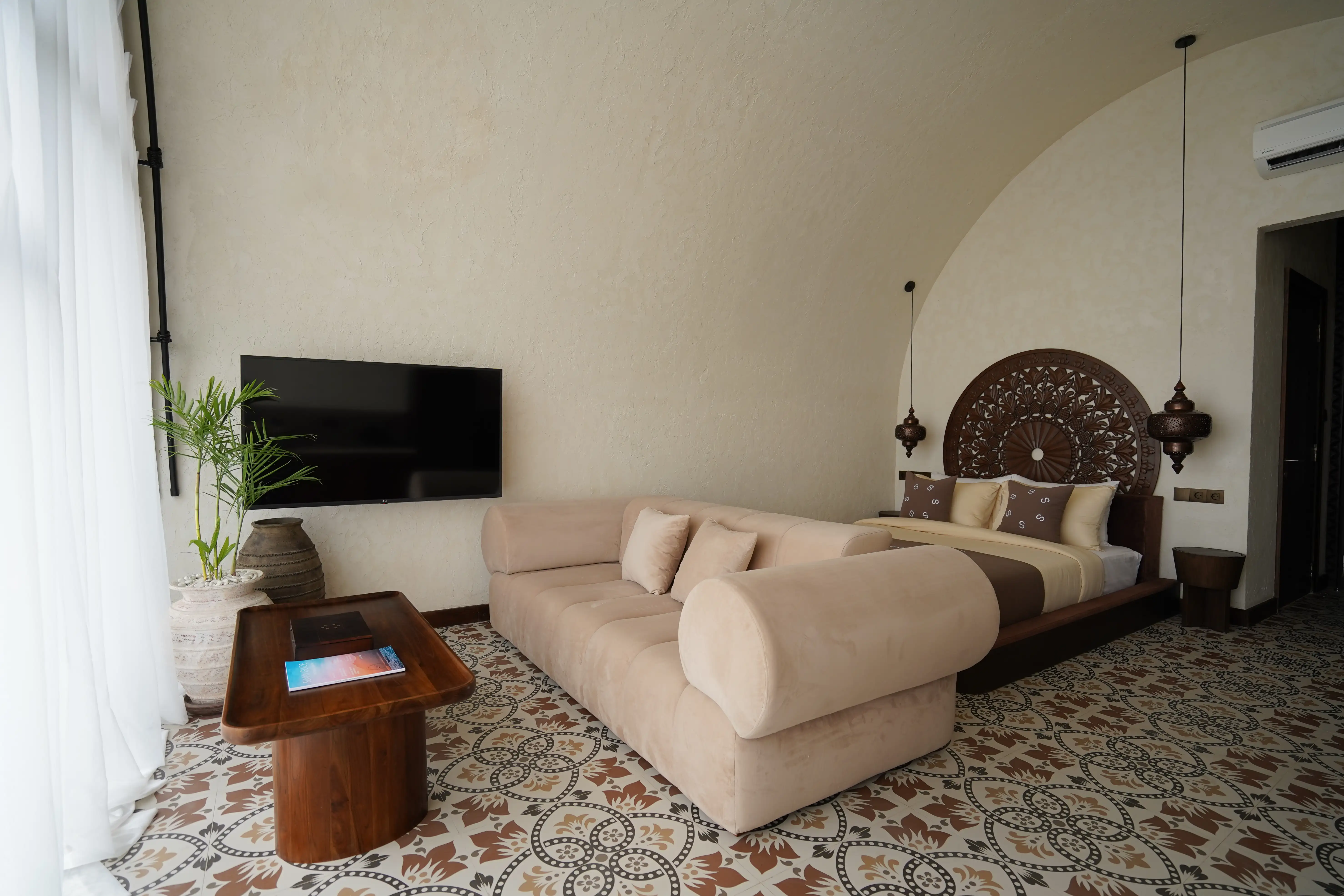 Flat 50m² in Indonesia, Bukit. Priced at 200000$ rent photo-9