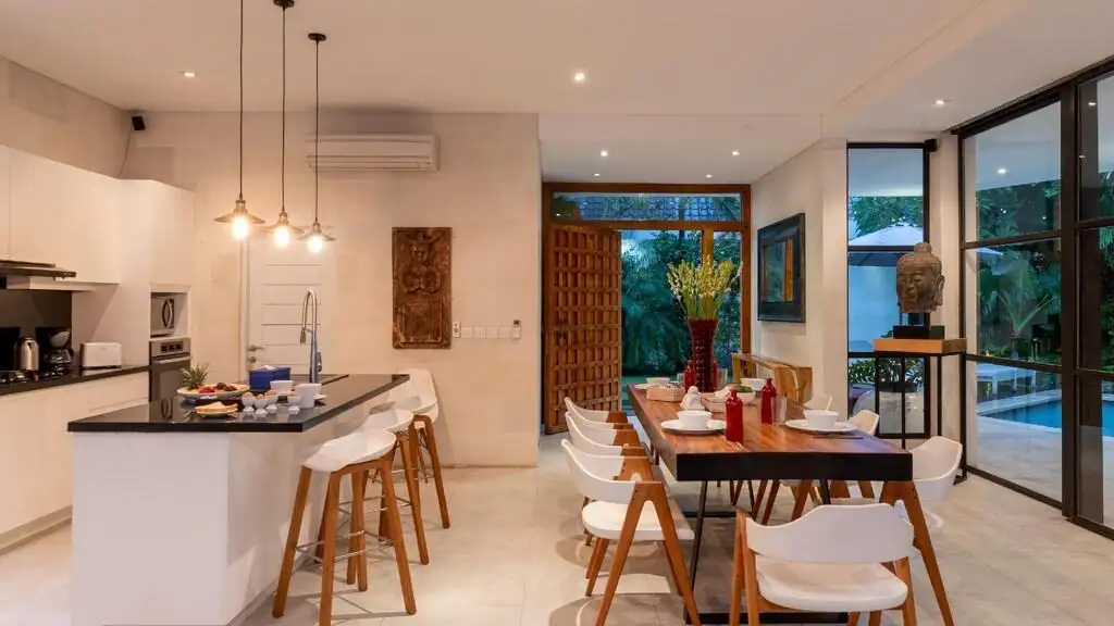 Villa 300m² in Indonesia, Seminyak. Priced at 700000$ rent photo-7