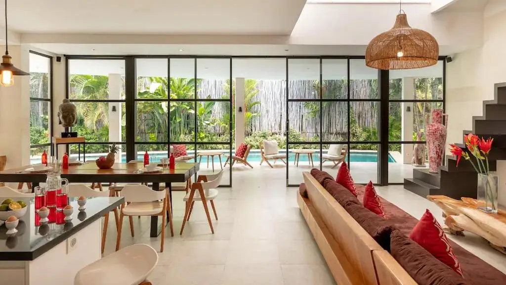 Villa 300m² in Indonesia, Seminyak. Priced at 700000$ rent photo-11