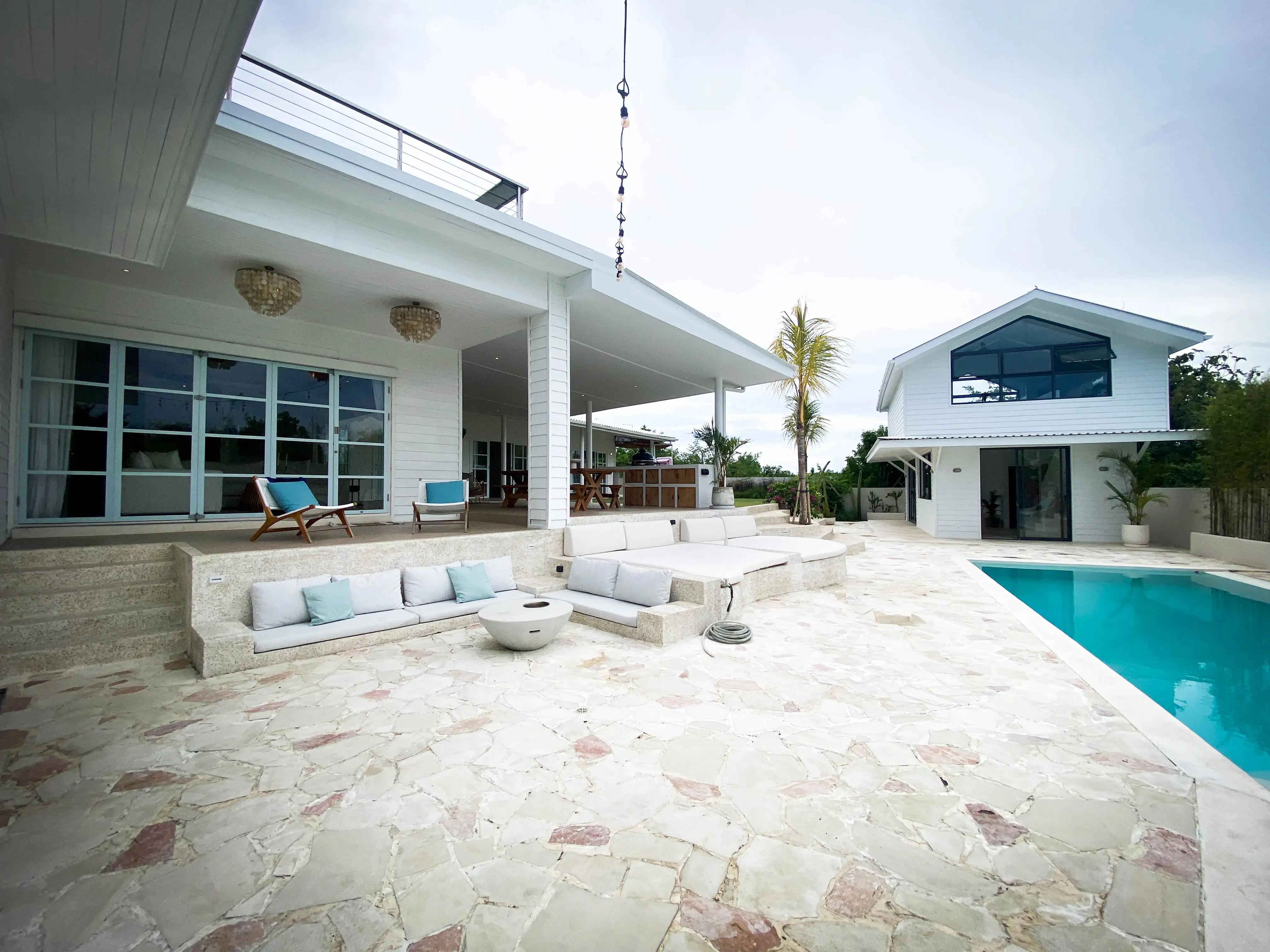 Villa 425m² in Indonesia, Bukit. Priced at 975000$ rent photo-3