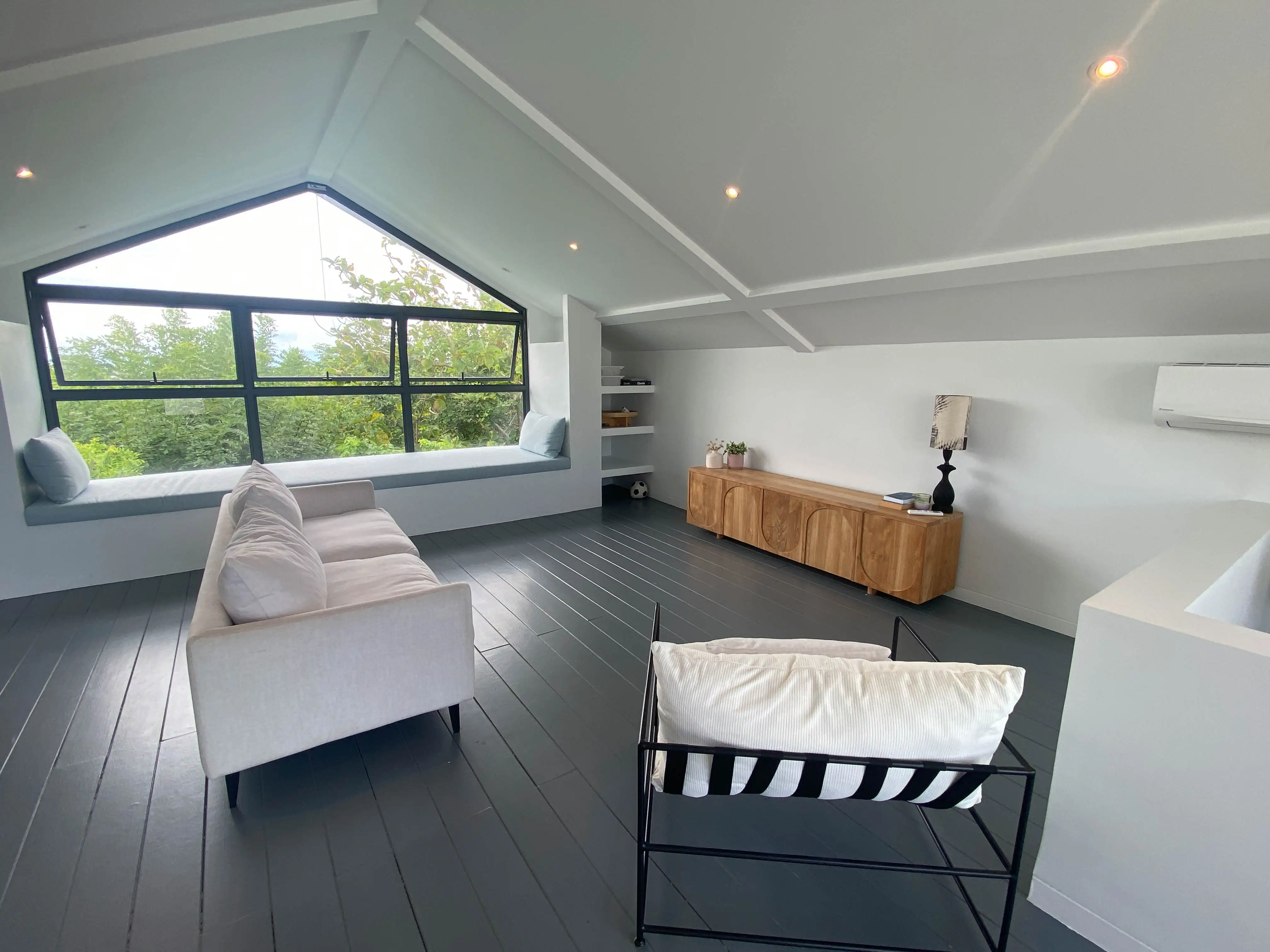 Villa 425m² in Indonesia, Bukit. Priced at 975000$ rent photo-4