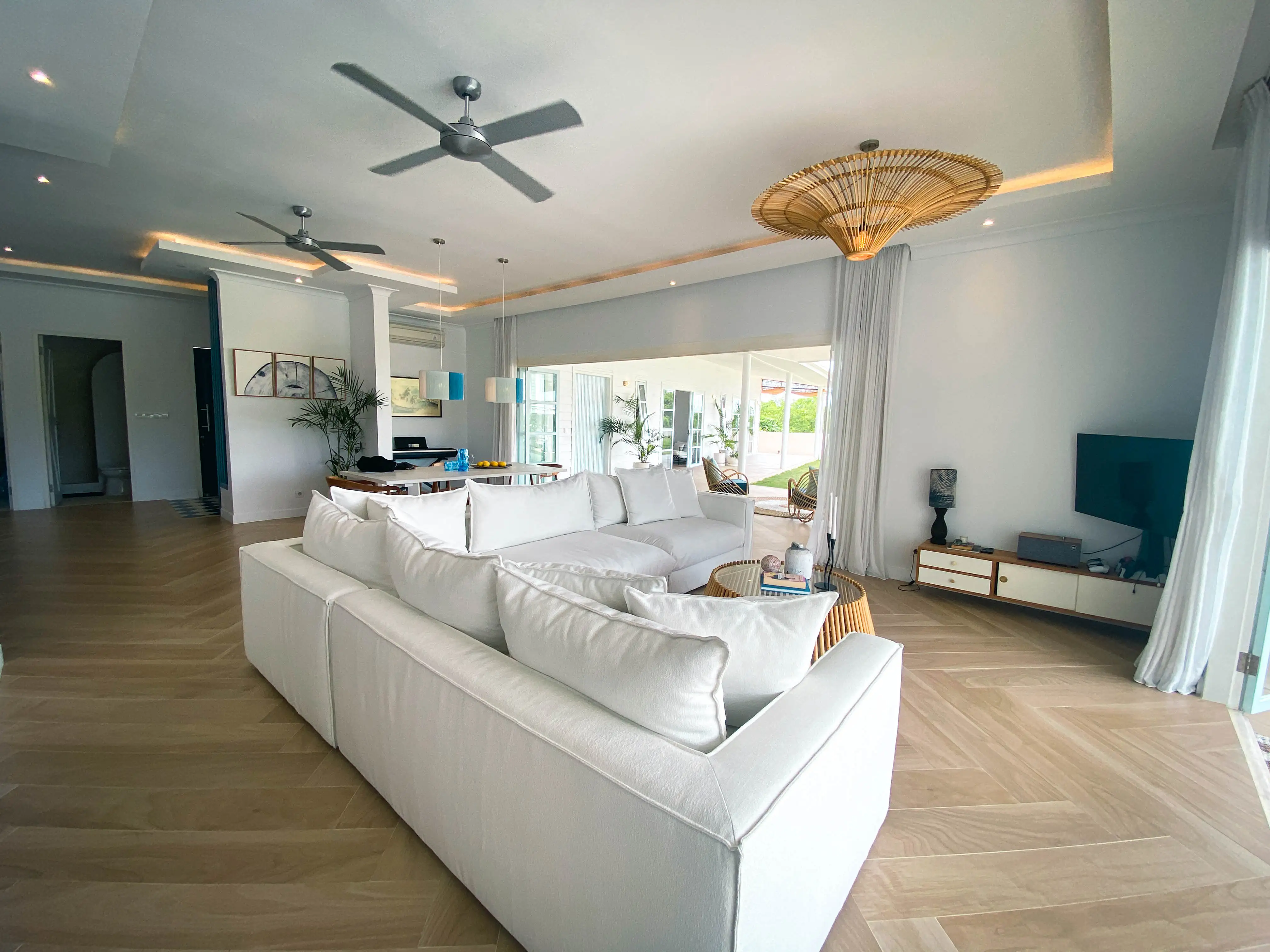 Villa 425m² in Indonesia, Bukit. Priced at 975000$ rent photo-33