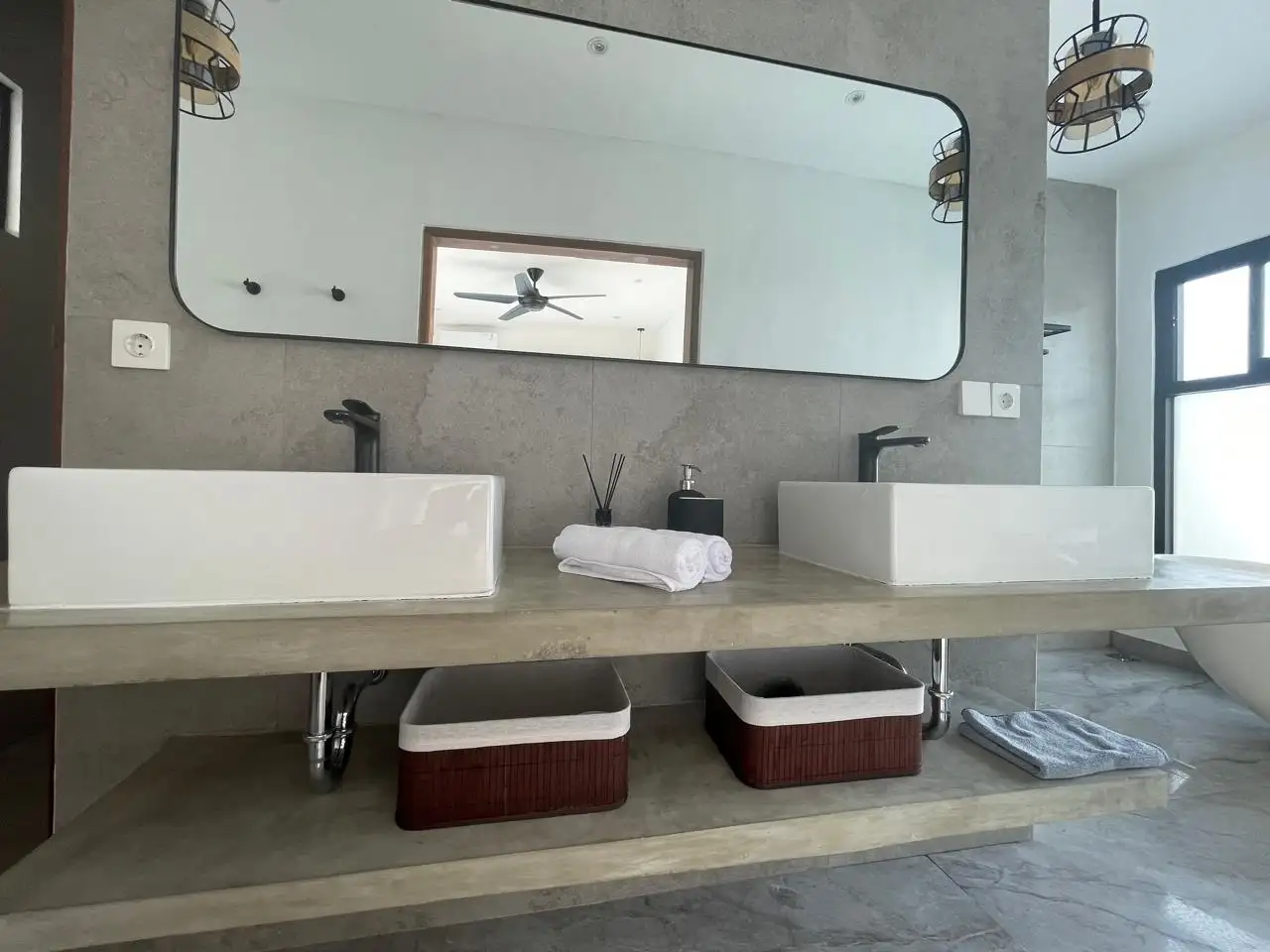 Villa 260m² in Indonesia, Bukit. Priced at 400000$ rent photo-1