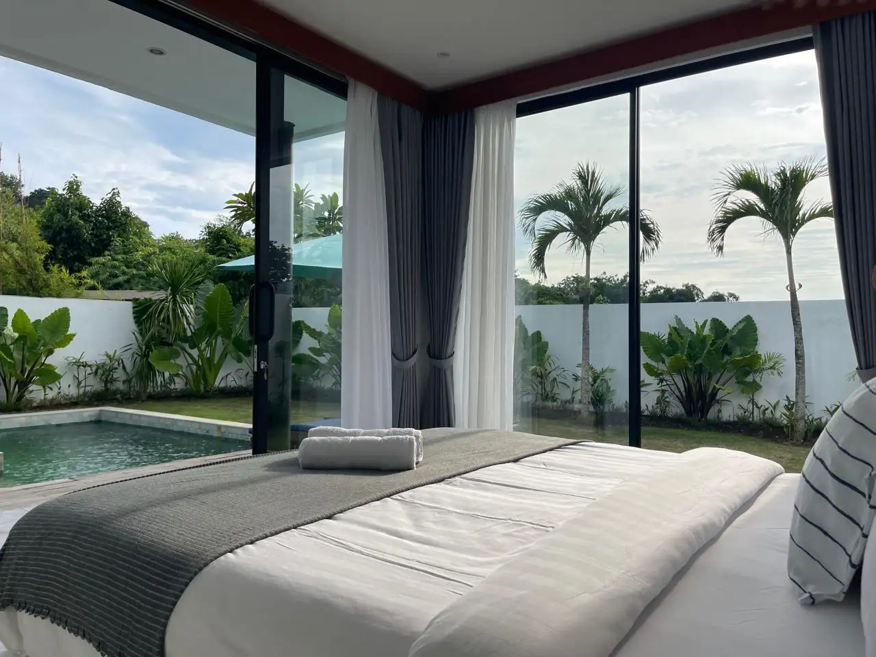 Villa 260m² in Indonesia, Bukit. Priced at 400000$ rent photo-16
