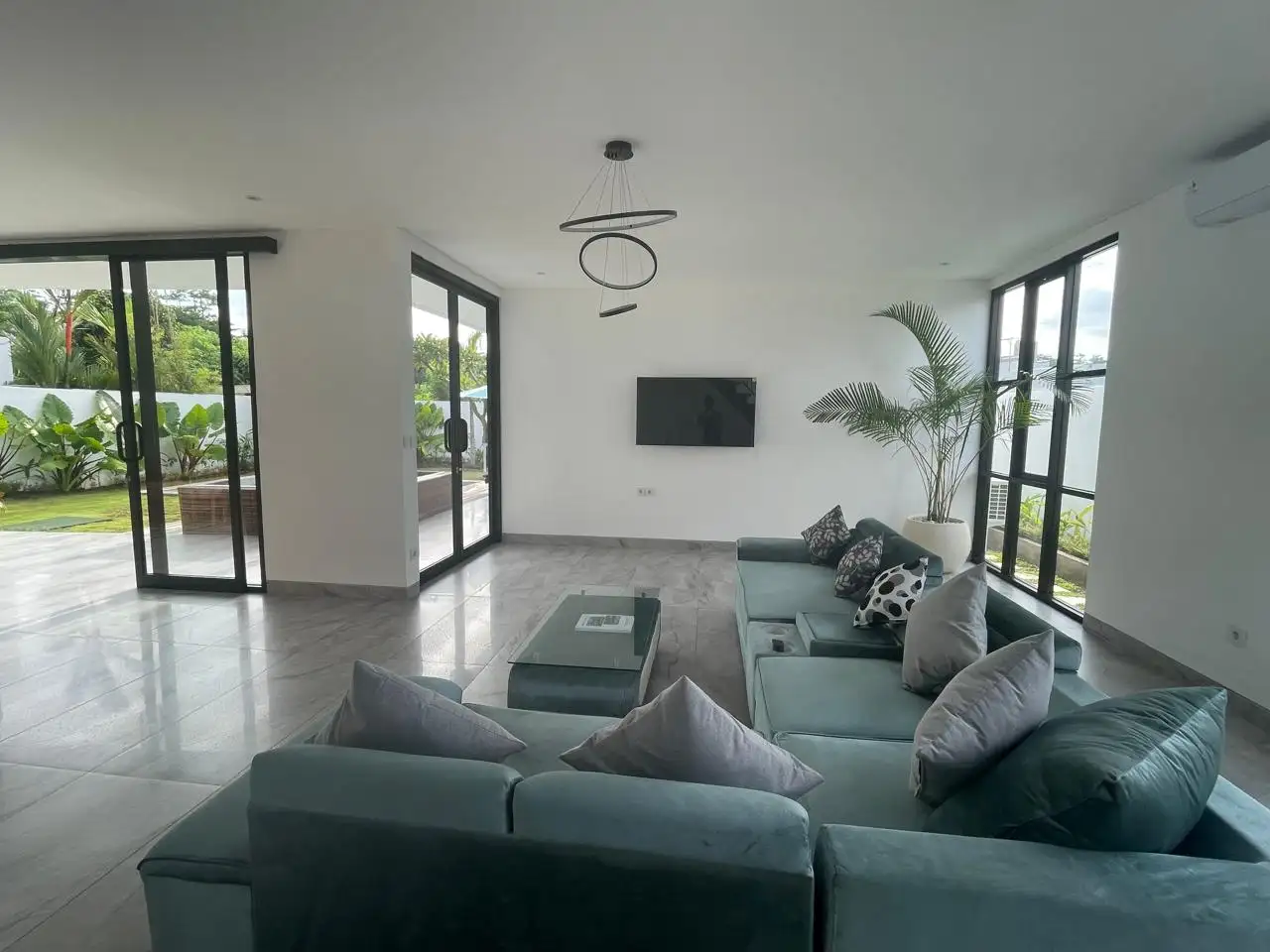 Villa 260m² in Indonesia, Bukit. Priced at 400000$ rent photo-18