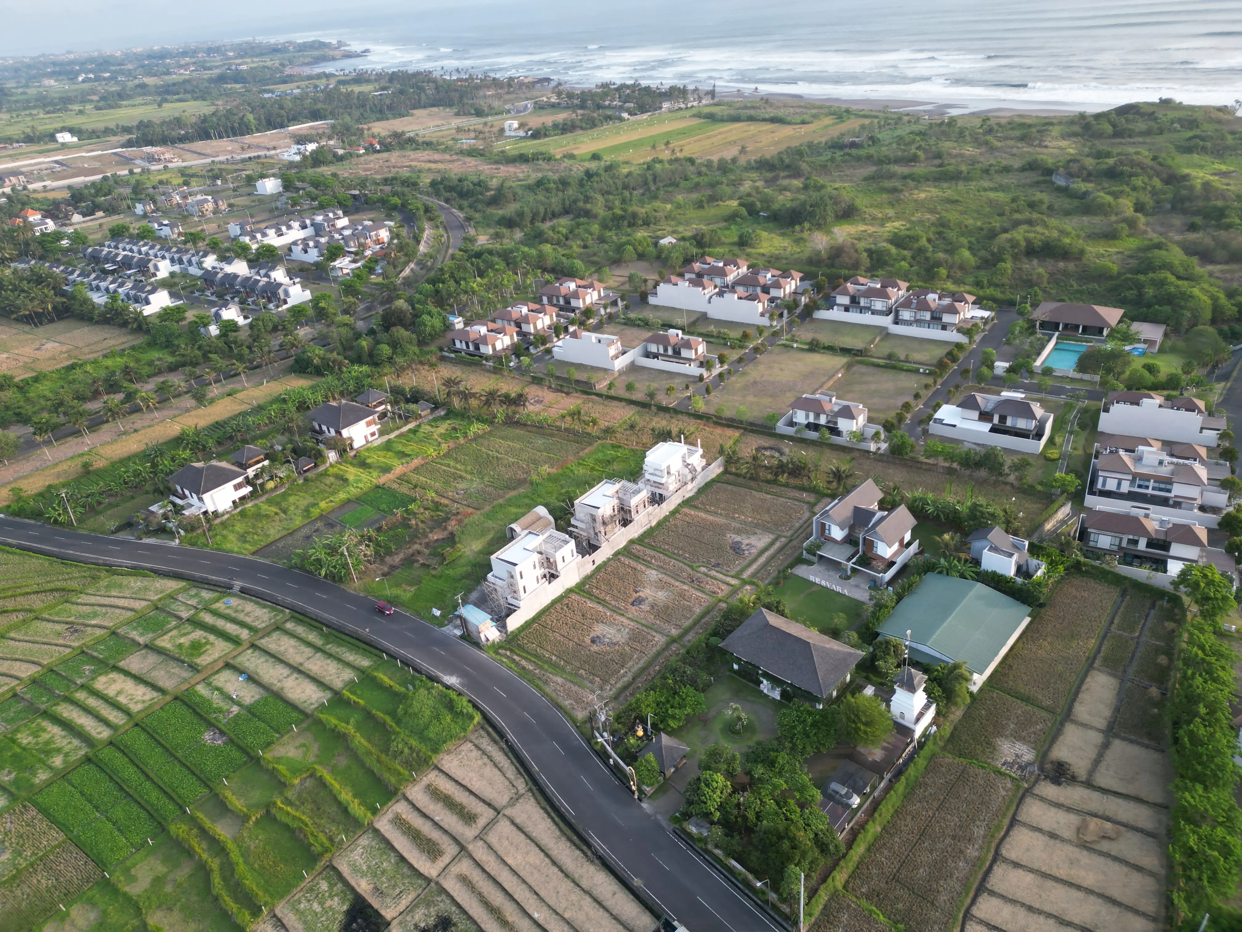 Land 0m² in Indonesia, Kedungu. Priced at 281656$ rent photo-4