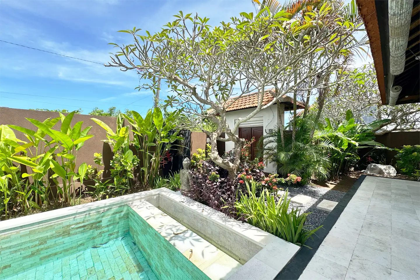 Villa 350m² in Indonesia, Bukit. Priced at 23700$ rent photo-2