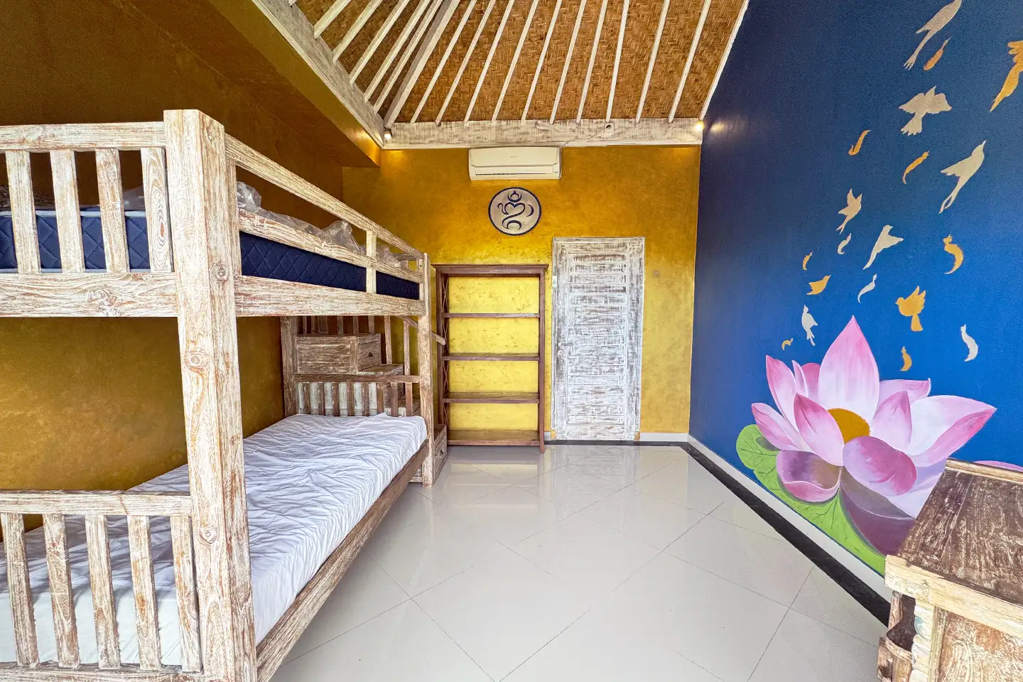 Villa 350m² in Indonesia, Bukit. Priced at 23700$ rent photo-6
