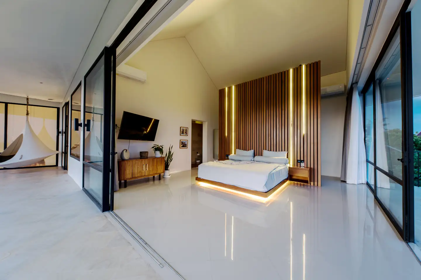 Villa 547m² in Indonesia, Canggu. Priced at 1250000$ rent photo-12