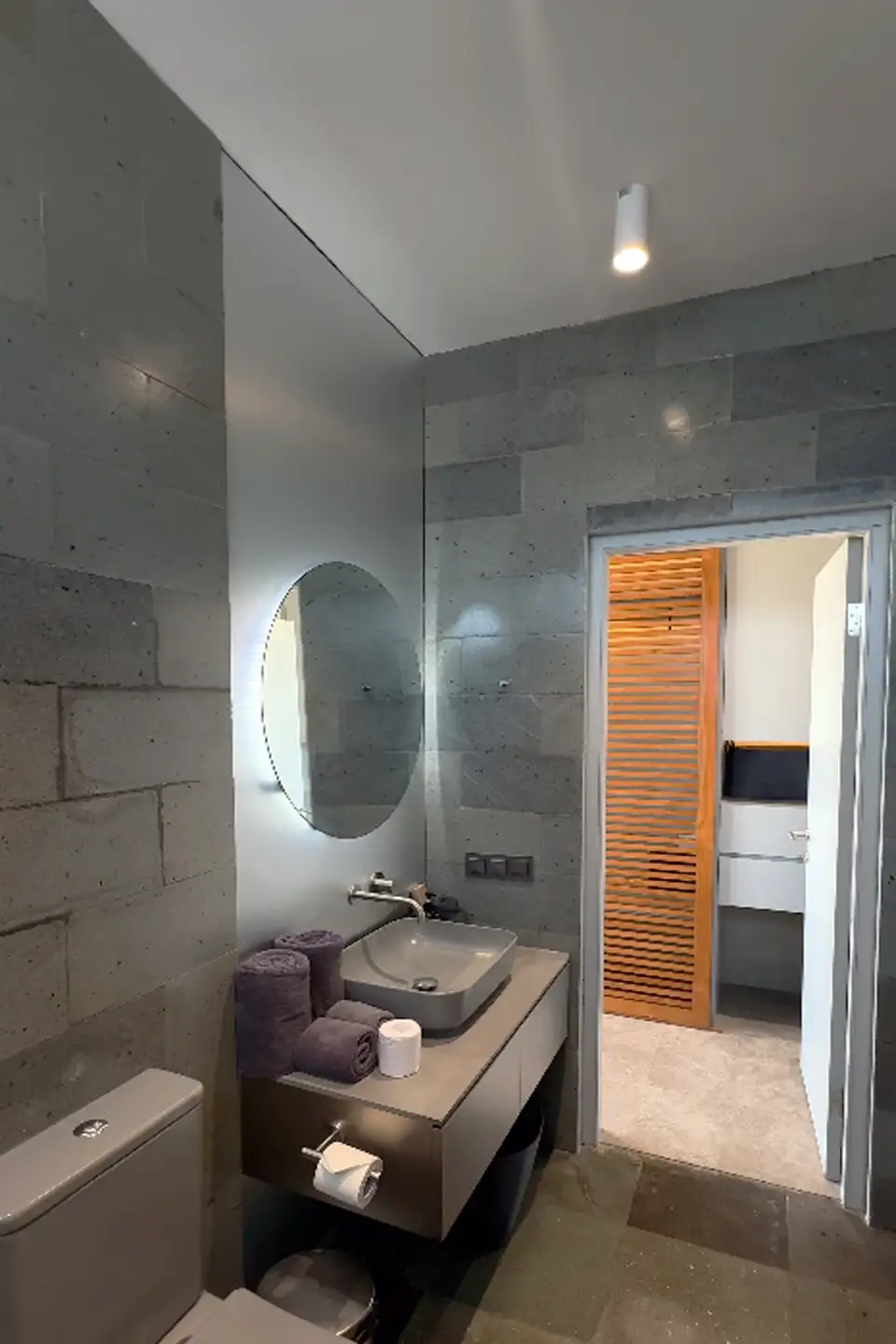 Flat 45m² in Indonesia, Canggu. Priced at 105000$ rent photo-3