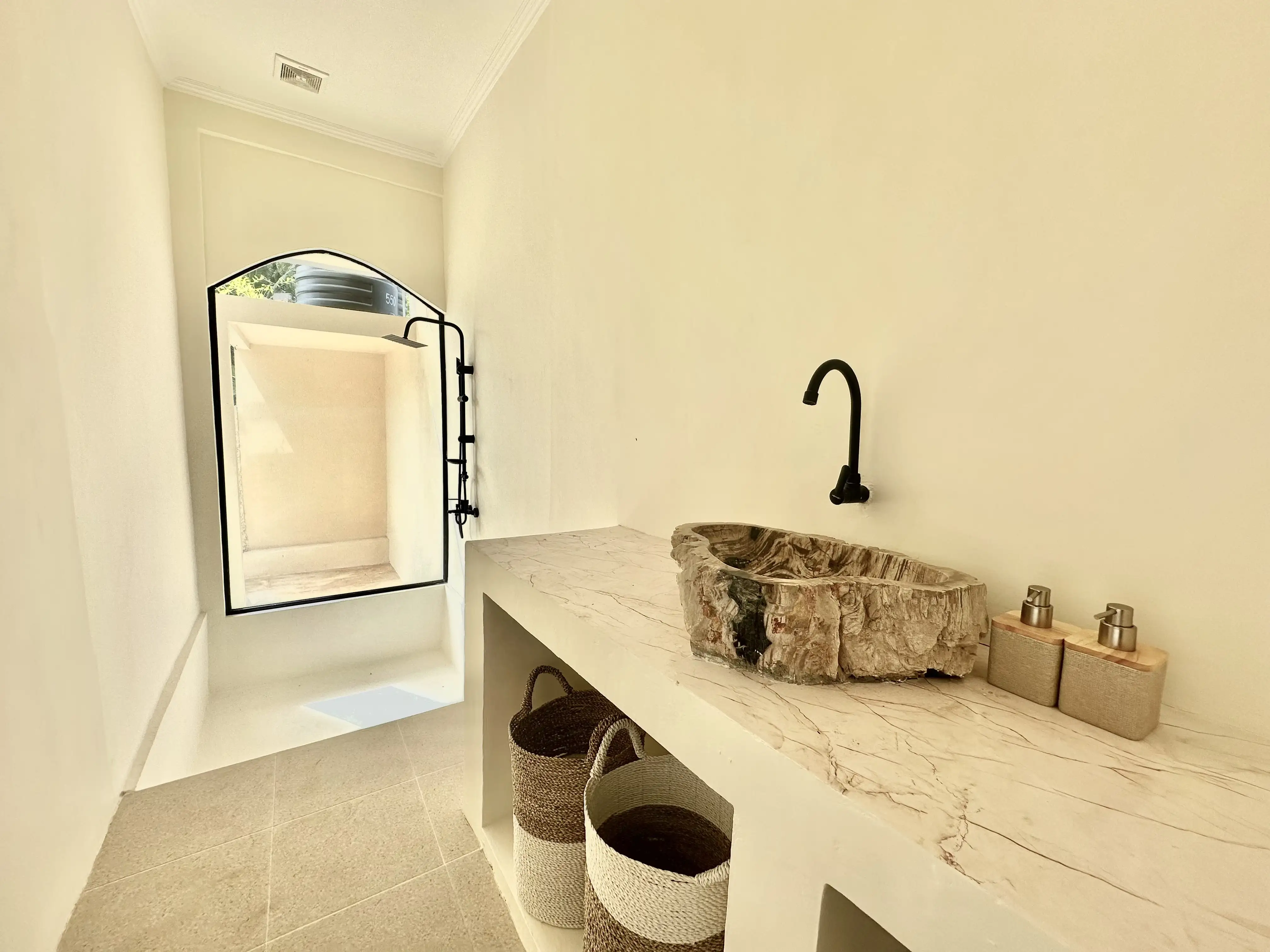 Villa 73m² in Indonesia, Ubud. Priced at 121250$ rent photo-15