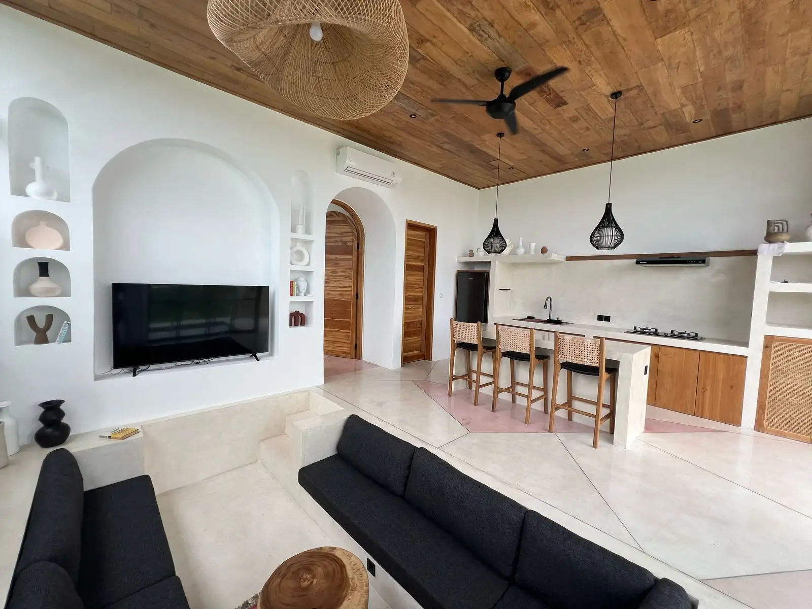 Villa 65m² in Indonesia, Bukit. Priced at 149000$ rent photo-12
