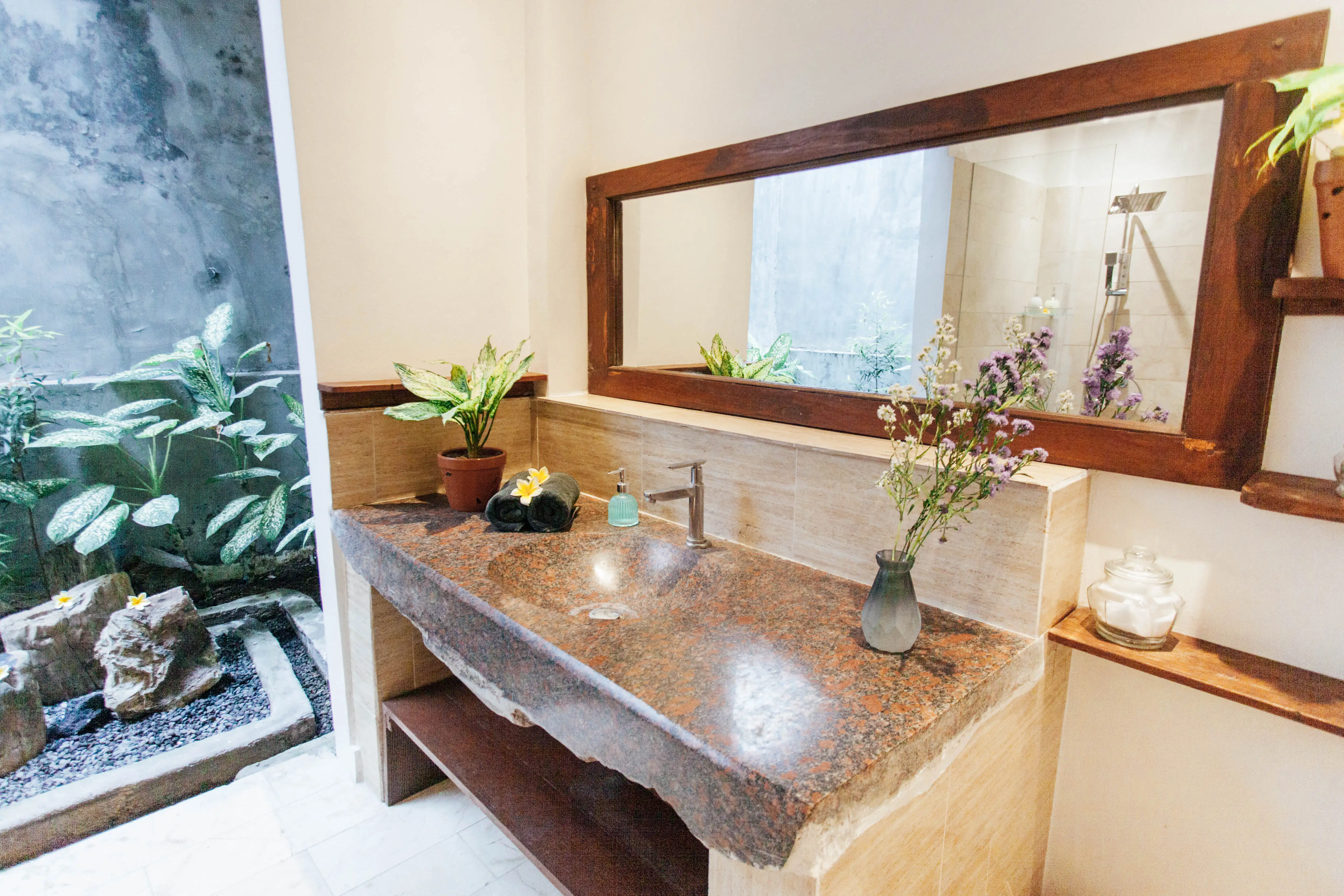 Villa 180m² in Indonesia, Canggu. Priced at 26000$ rent photo-2