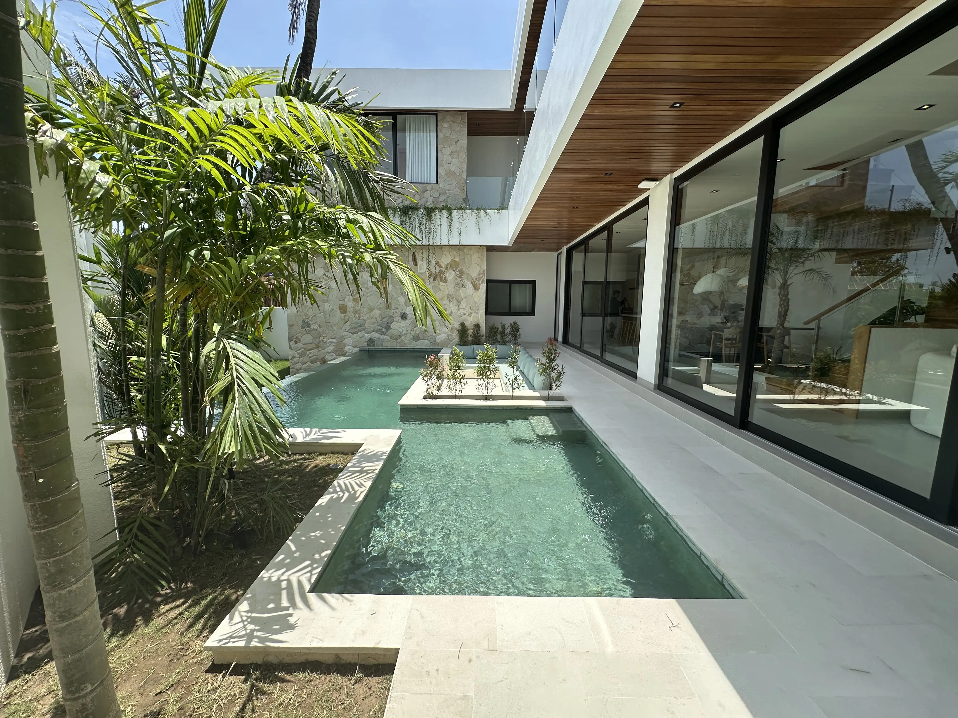 Villa 280m² in Indonesia, Canggu. Priced at 403025$ rent photo-9