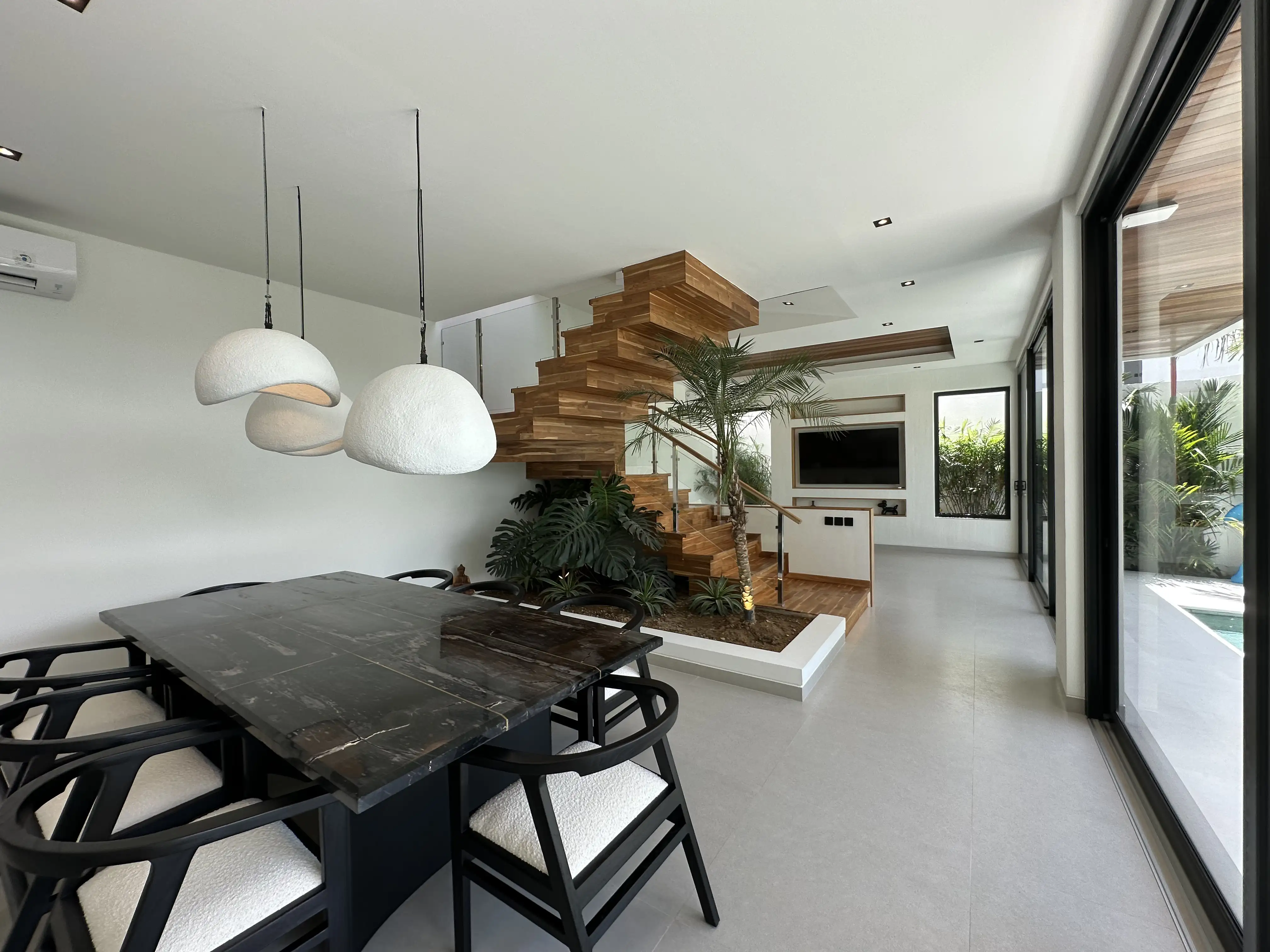 Villa 280m² in Indonesia, Canggu. Priced at 403025$ rent photo-11