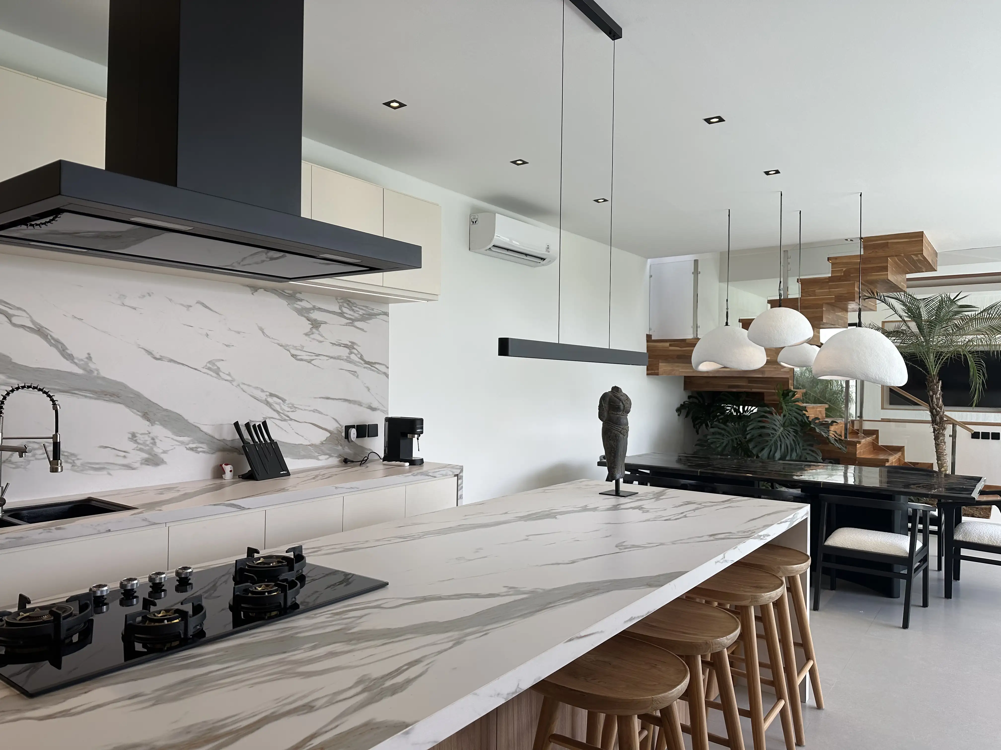 Villa 280m² in Indonesia, Canggu. Priced at 403025$ rent photo-12