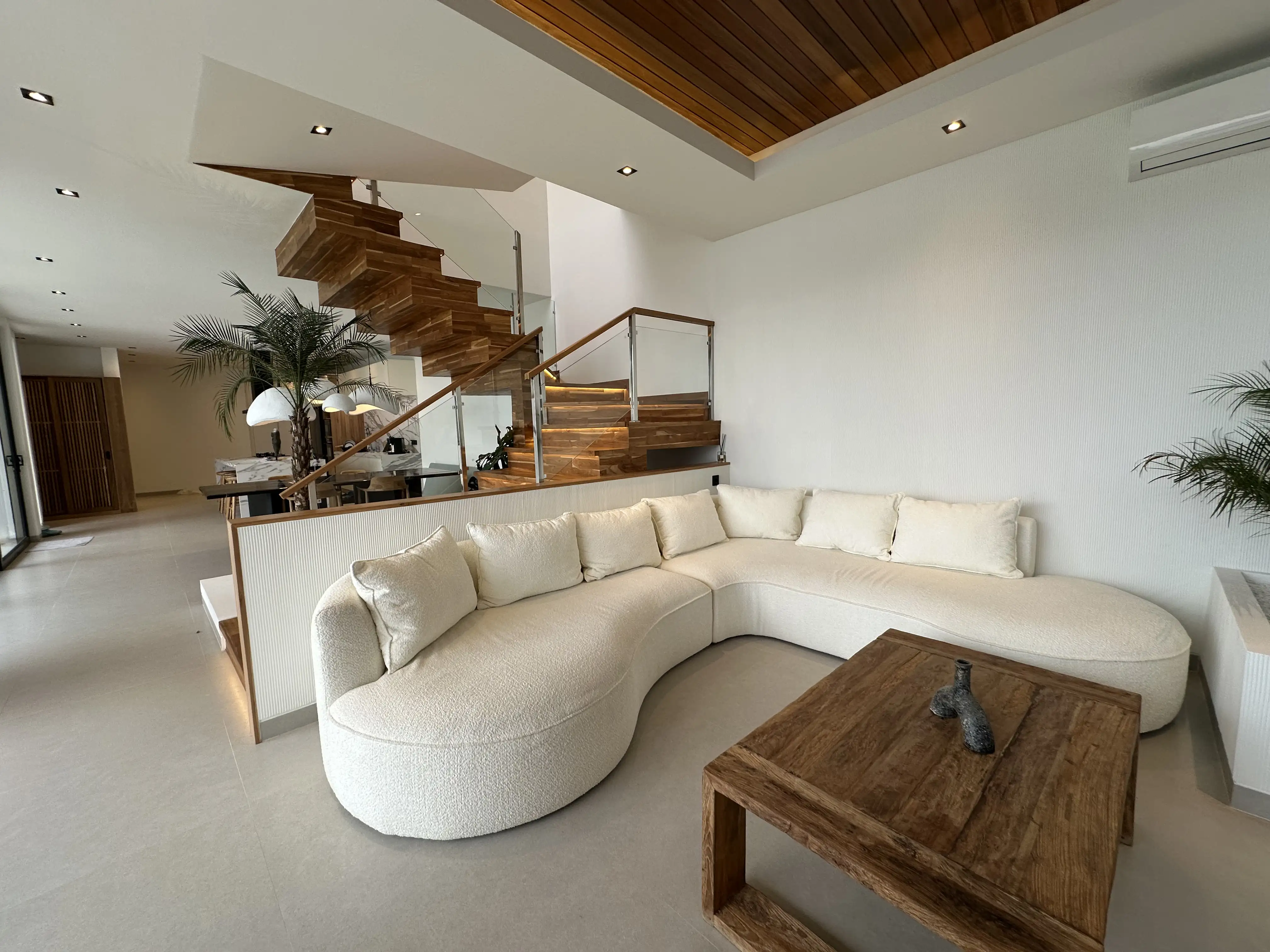 Villa 280m² in Indonesia, Canggu. Priced at 403025$ rent photo-16