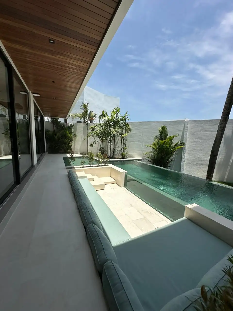 Villa 350m² in Indonesia, Canggu. Priced at 612370$ rent photo-1