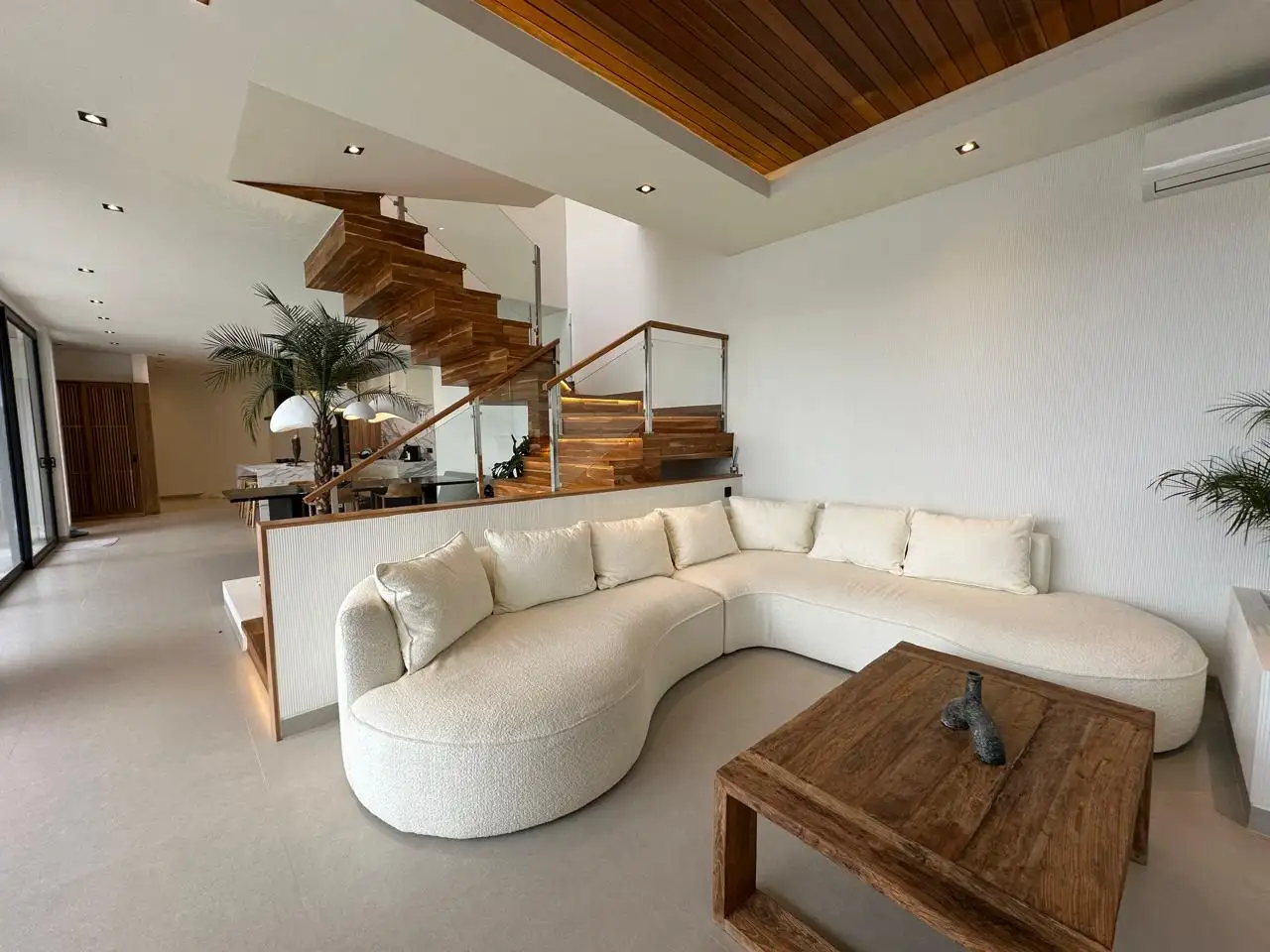 Villa 350m² in Indonesia, Canggu. Priced at 612370$ rent photo-16