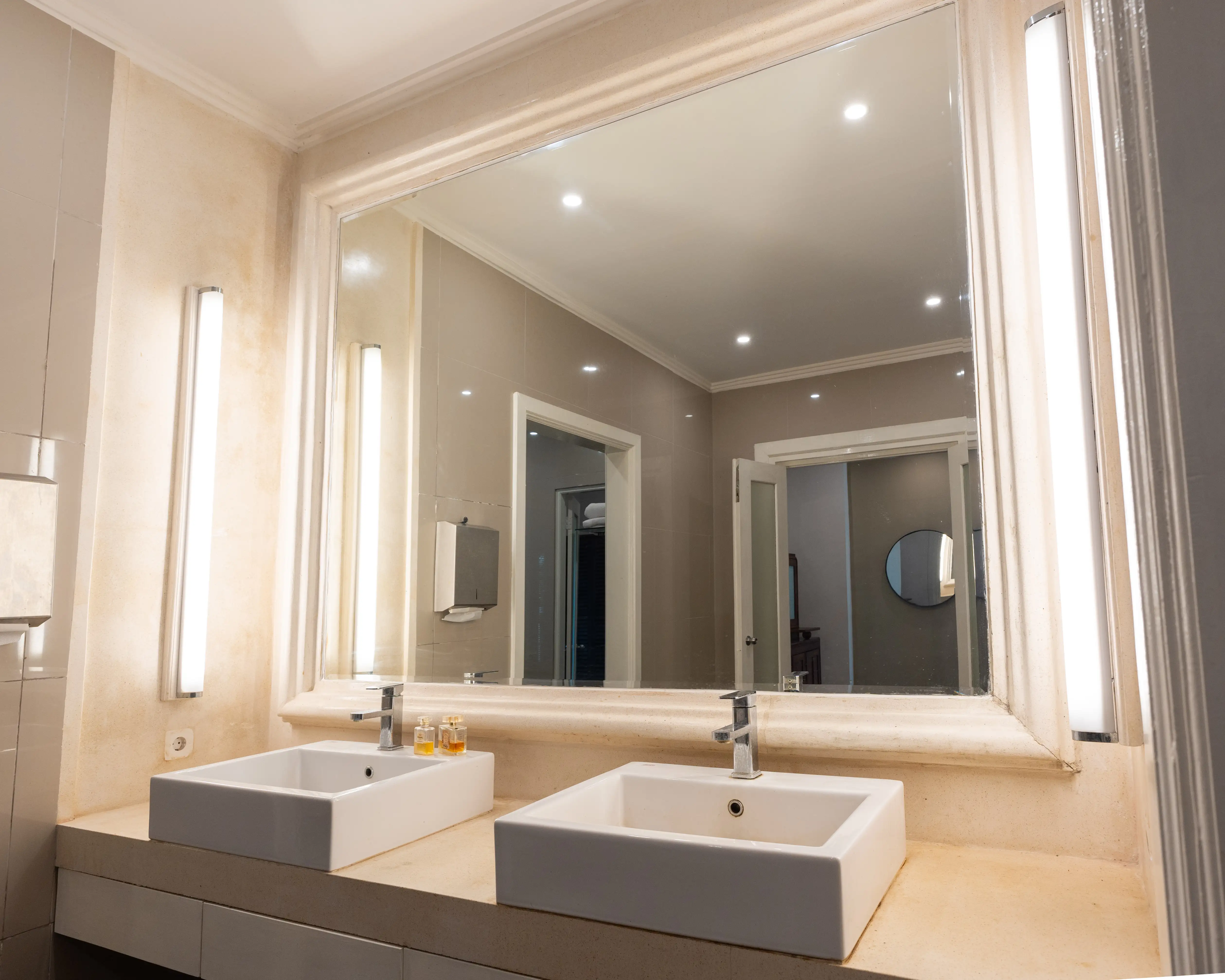 Other Properties 875m² in Indonesia, Tabanan. Priced at 2370000$ rent photo-15