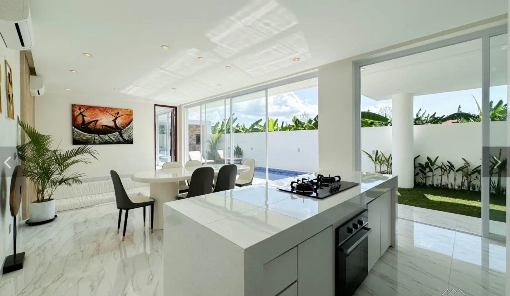 Villa 185m² in Indonesia, Kerobokan. Priced at 295000$ rent photo-8