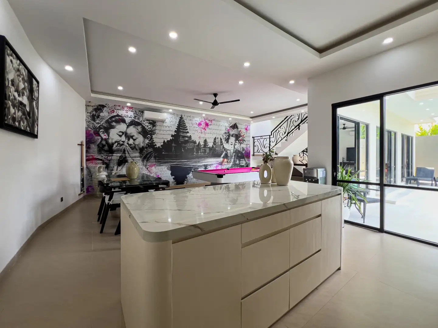 Villa 240m² in Indonesia, Kerobokan. Priced at 40000$ rent photo-2