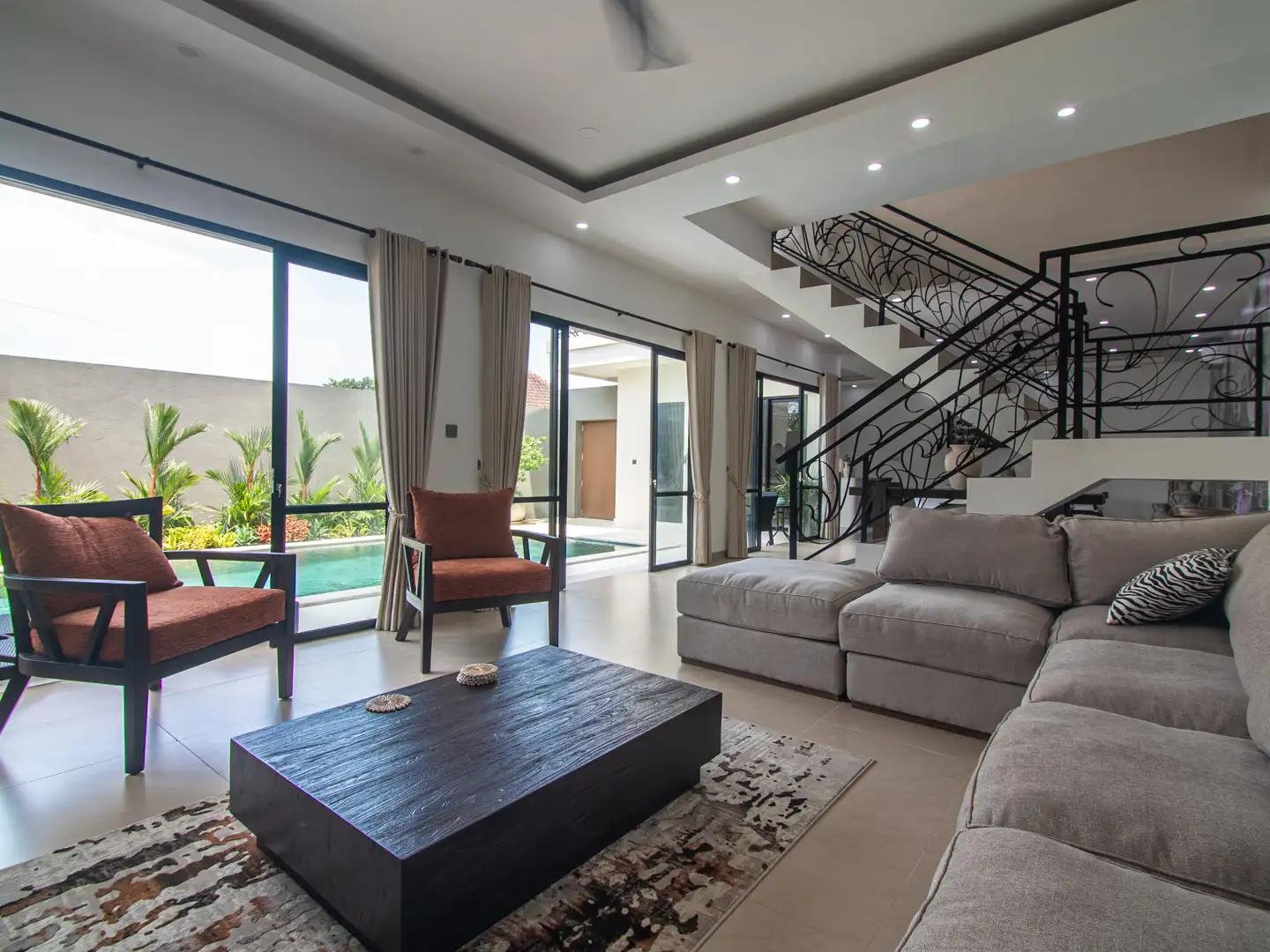 Villa 240m² in Indonesia, Kerobokan. Priced at 40000$ rent photo-4