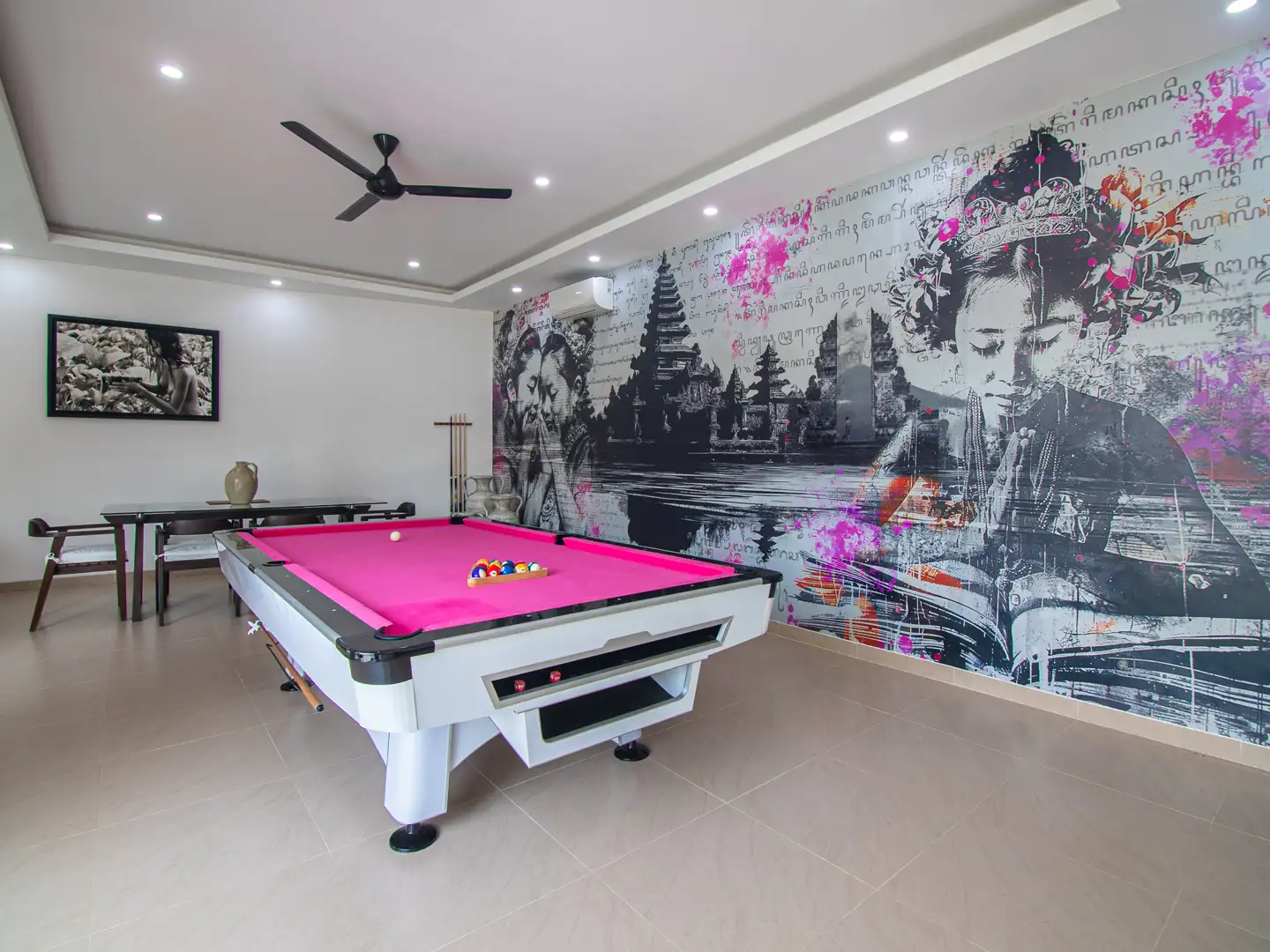 Villa 240m² in Indonesia, Kerobokan. Priced at 40000$ rent photo-10