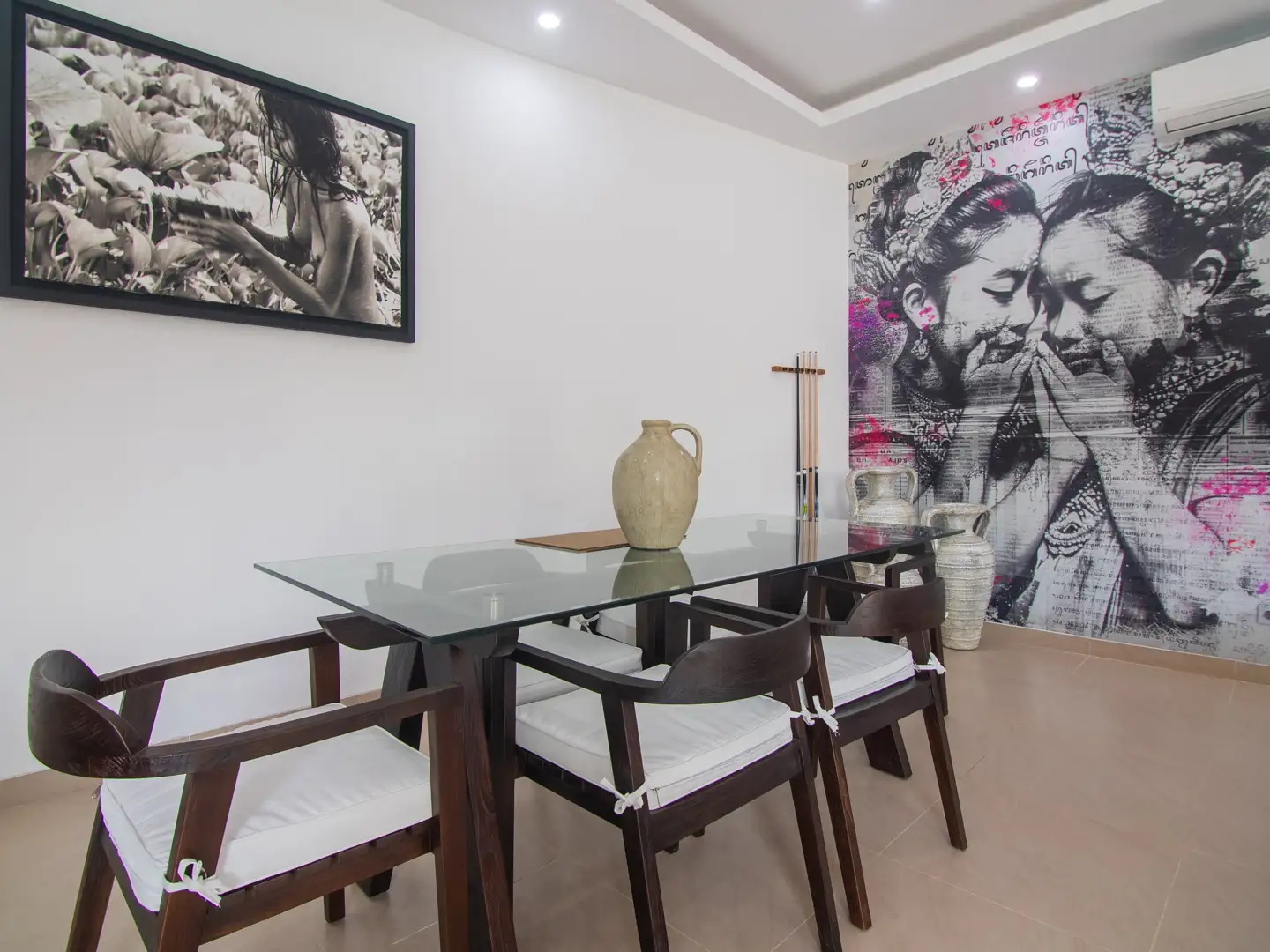 Villa 240m² in Indonesia, Kerobokan. Priced at 40000$ rent photo-12