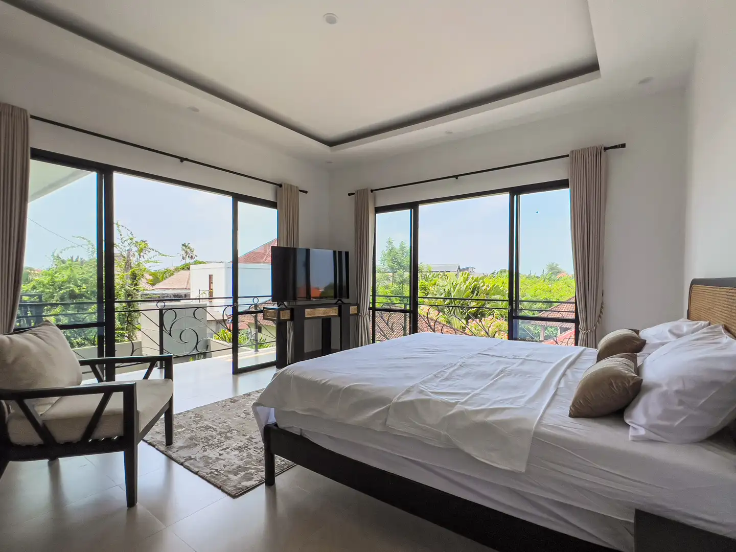 Villa 240m² in Indonesia, Kerobokan. Priced at 40000$ rent photo-16
