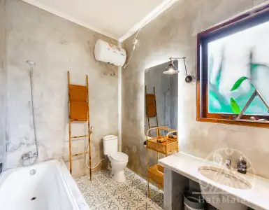 Rent in Indonesia for 24230$