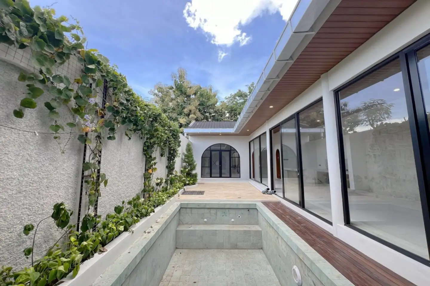 Villa 173m² in Indonesia, Bukit. Priced at 141105$ rent photo-2