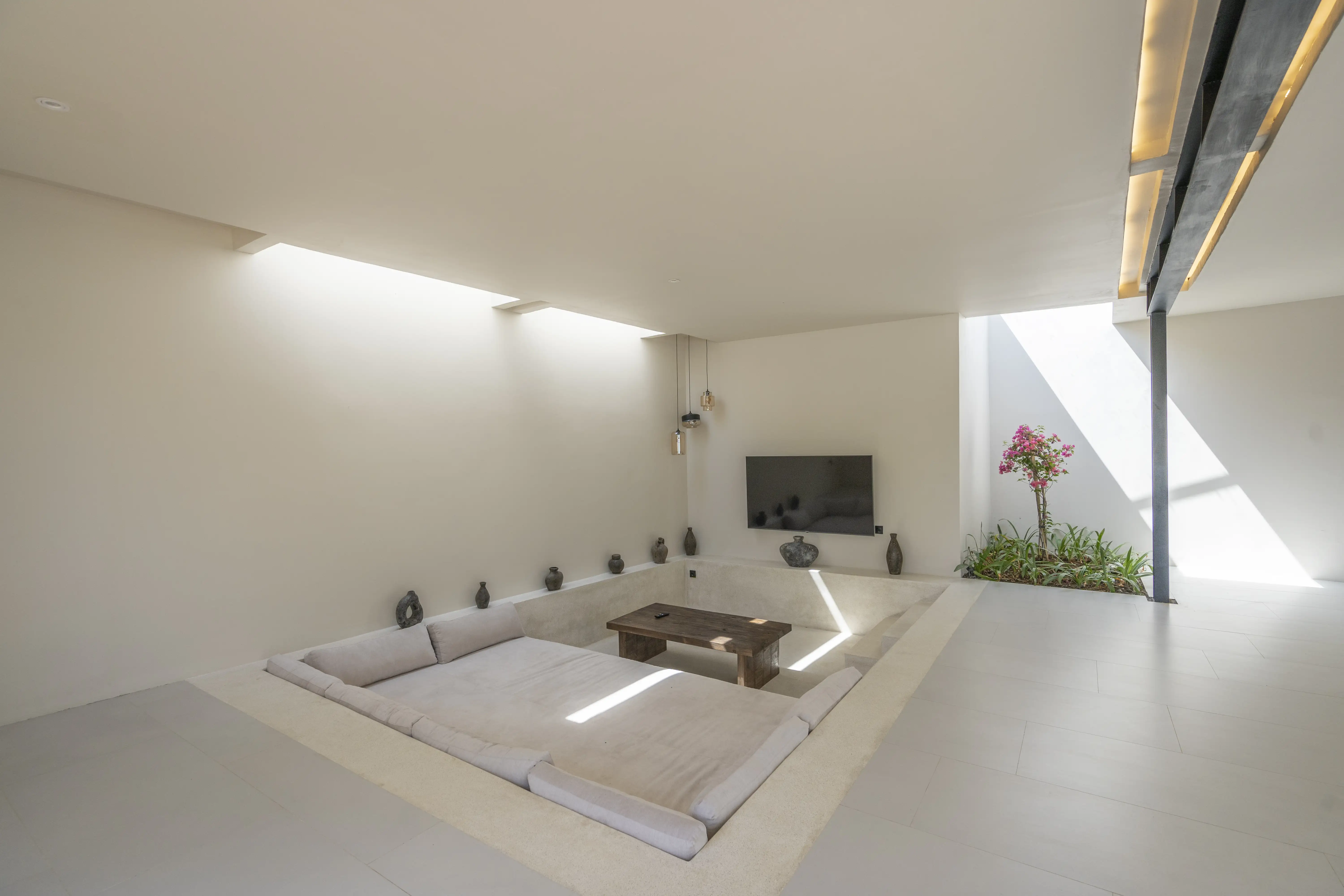 Villa 320m² in Indonesia, Bukit. Priced at 73200$ rent photo-13