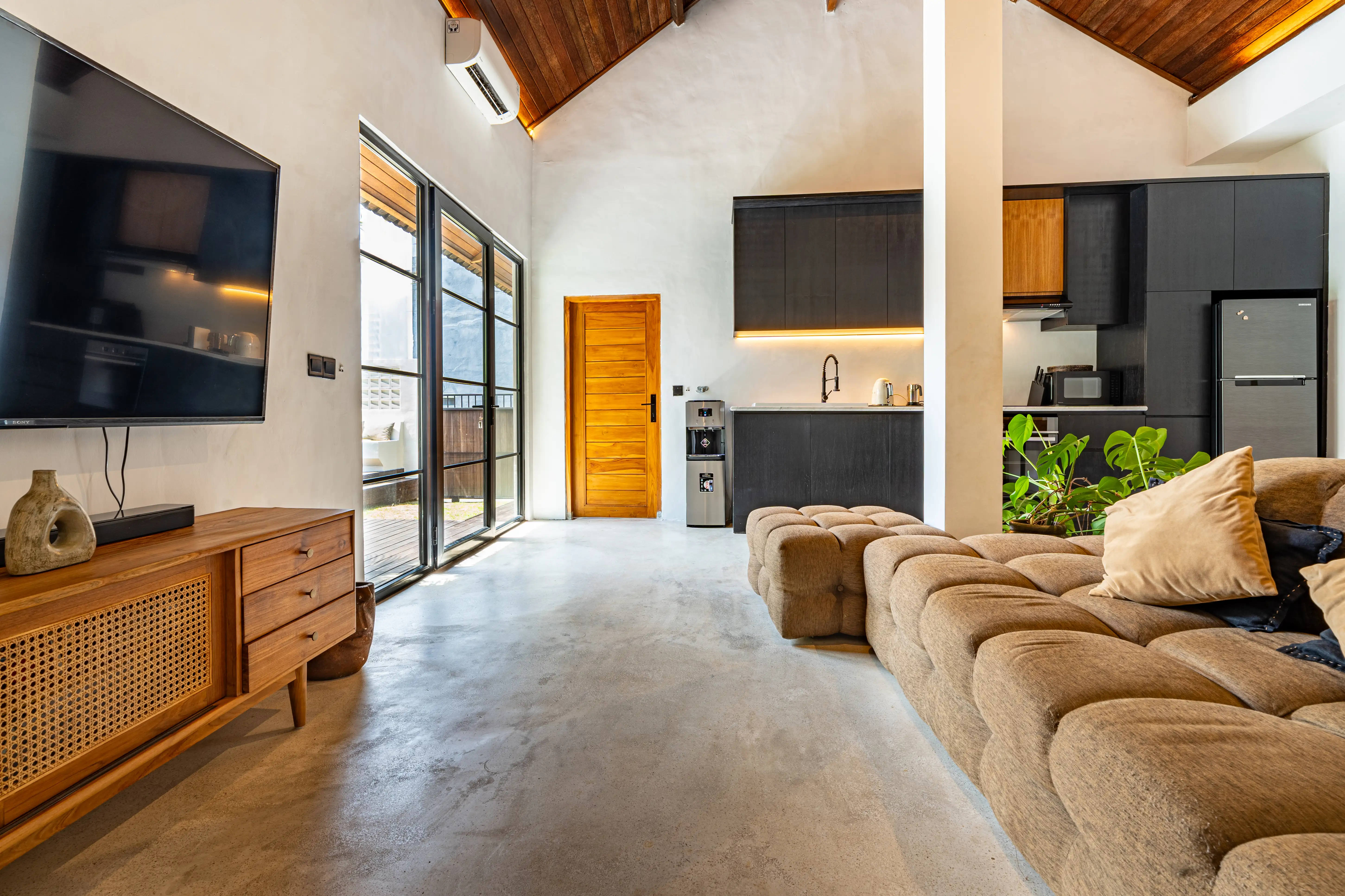 Villa 115m² in Indonesia, Canggu. Priced at 195000$ rent photo-8
