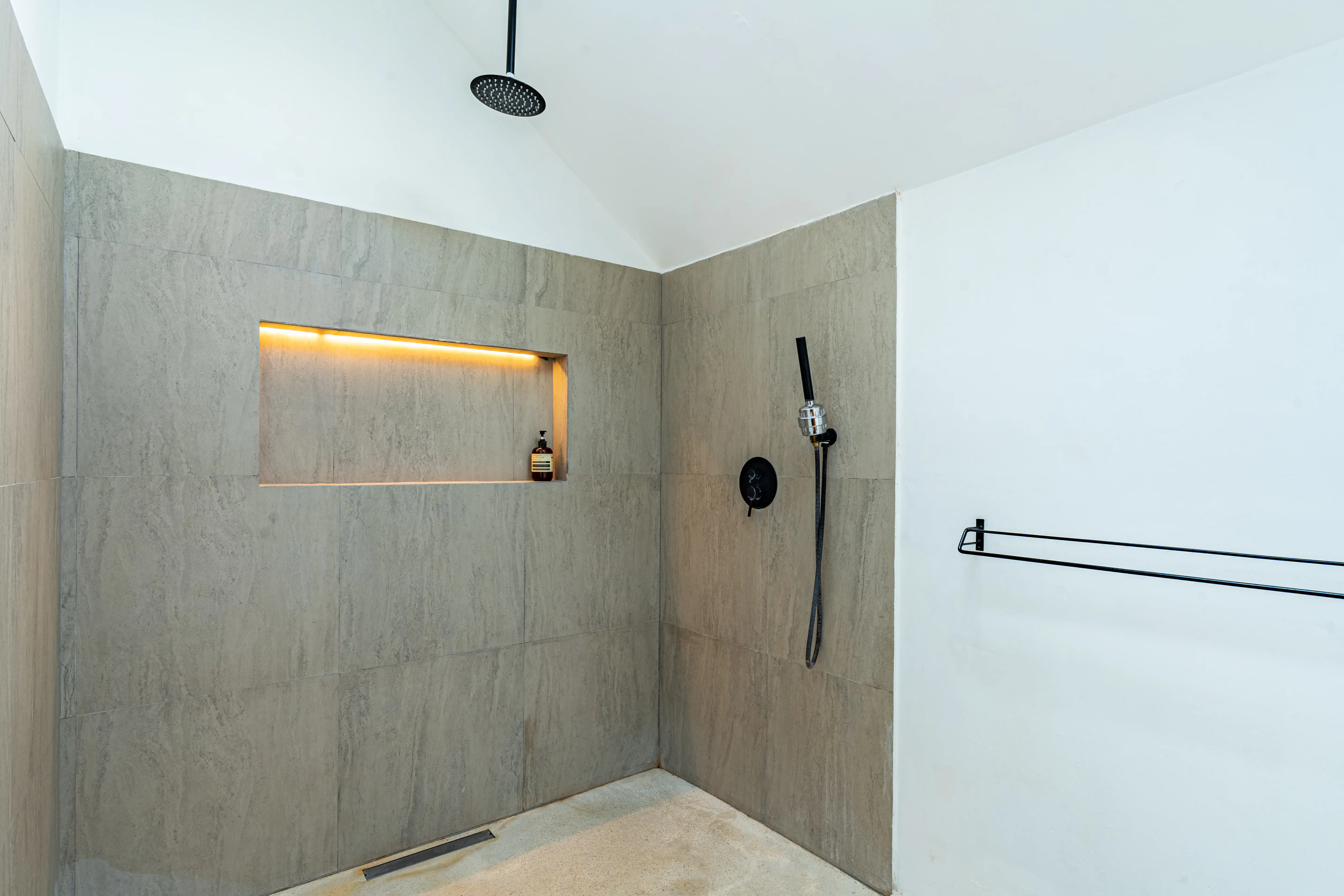 Villa 115m² in Indonesia, Canggu. Priced at 195000$ rent photo-14