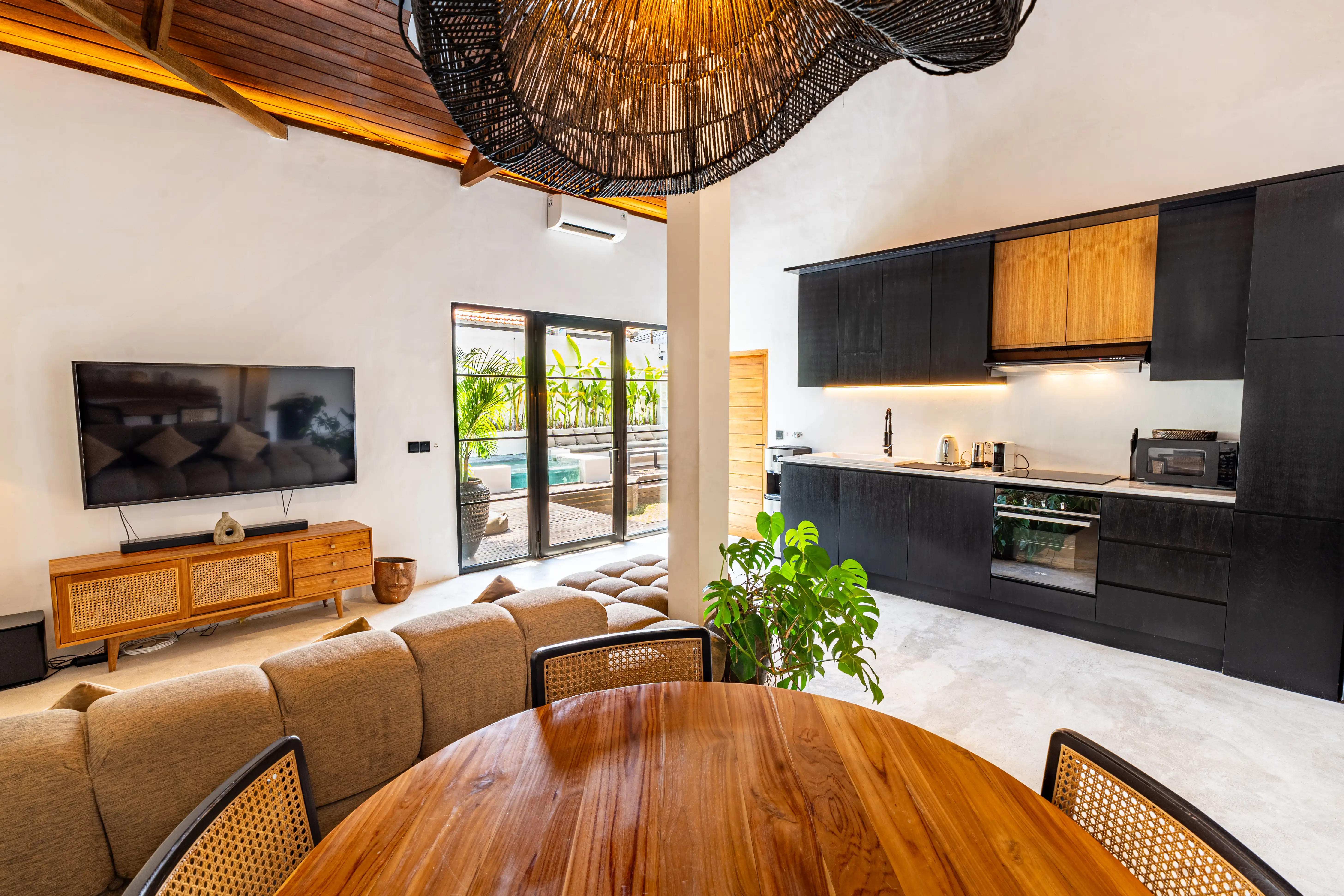 Villa 115m² in Indonesia, Canggu. Priced at 195000$ rent photo-40