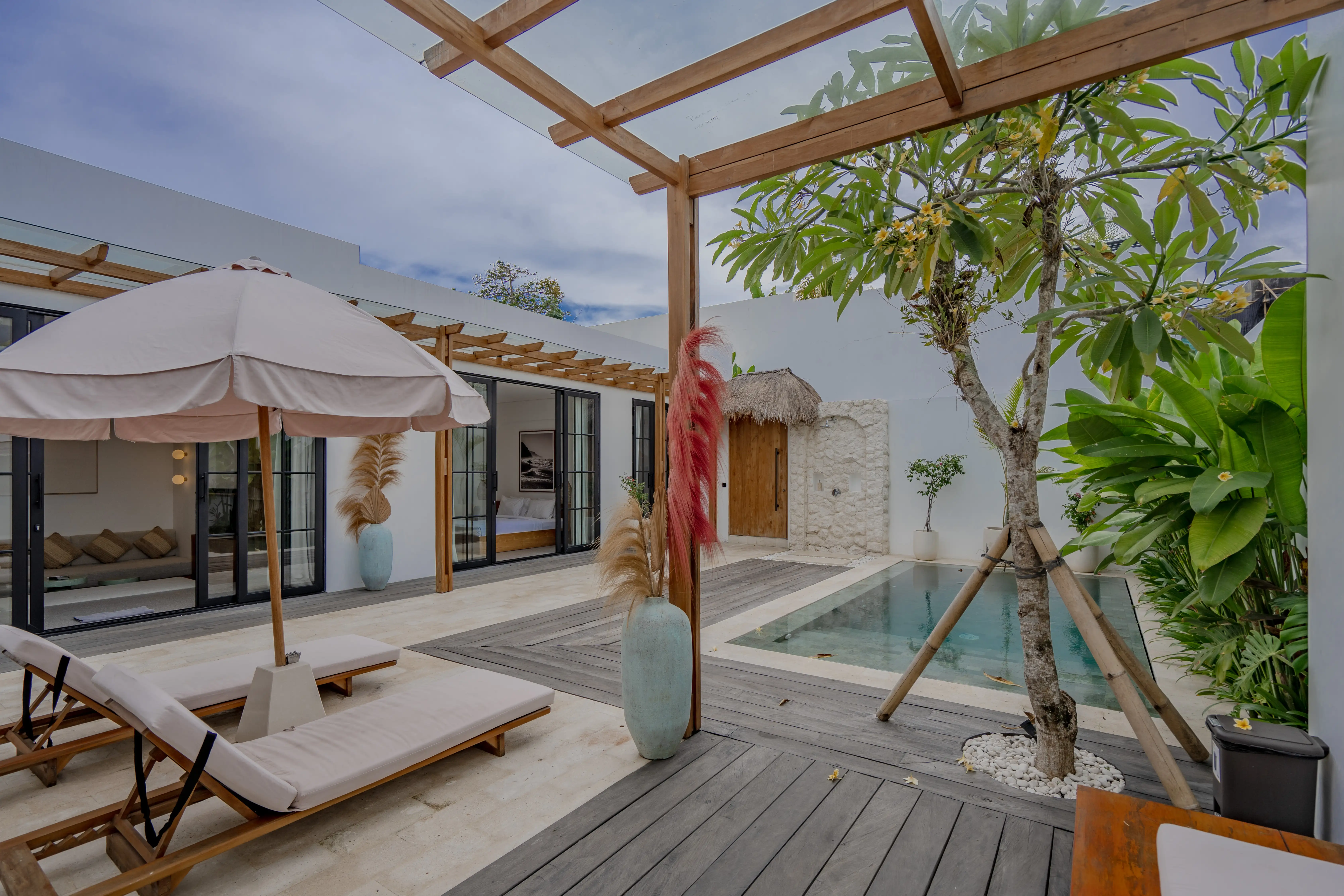 Villa 142m² in Indonesia, Bukit. Priced at 445000$ rent photo-35