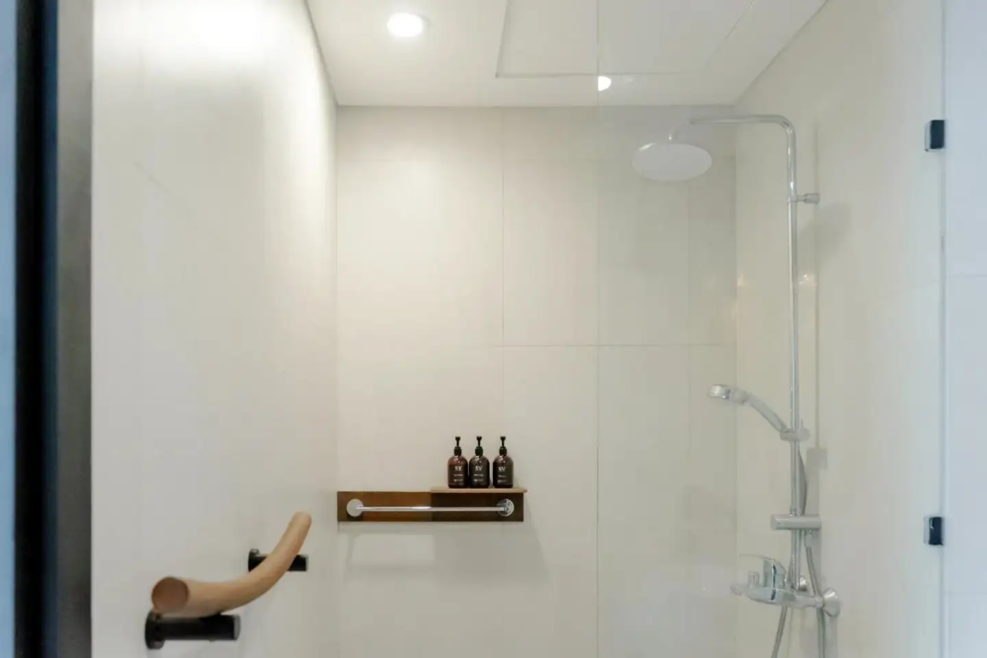 Flat 42m² in Indonesia, Canggu. Priced at 128000$ rent photo-4